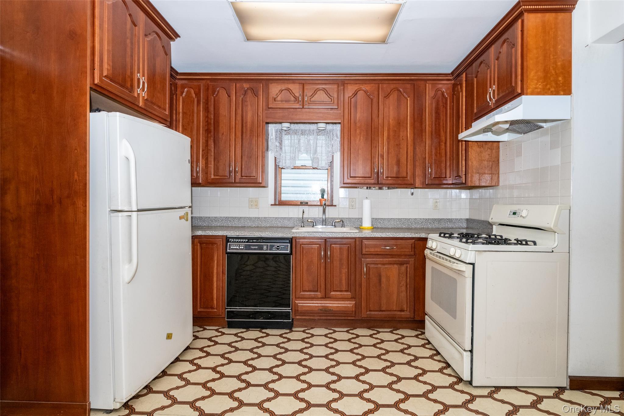 Single Family Hollywood Avenue Bronx, NY 10461, MLS-1042543-8
