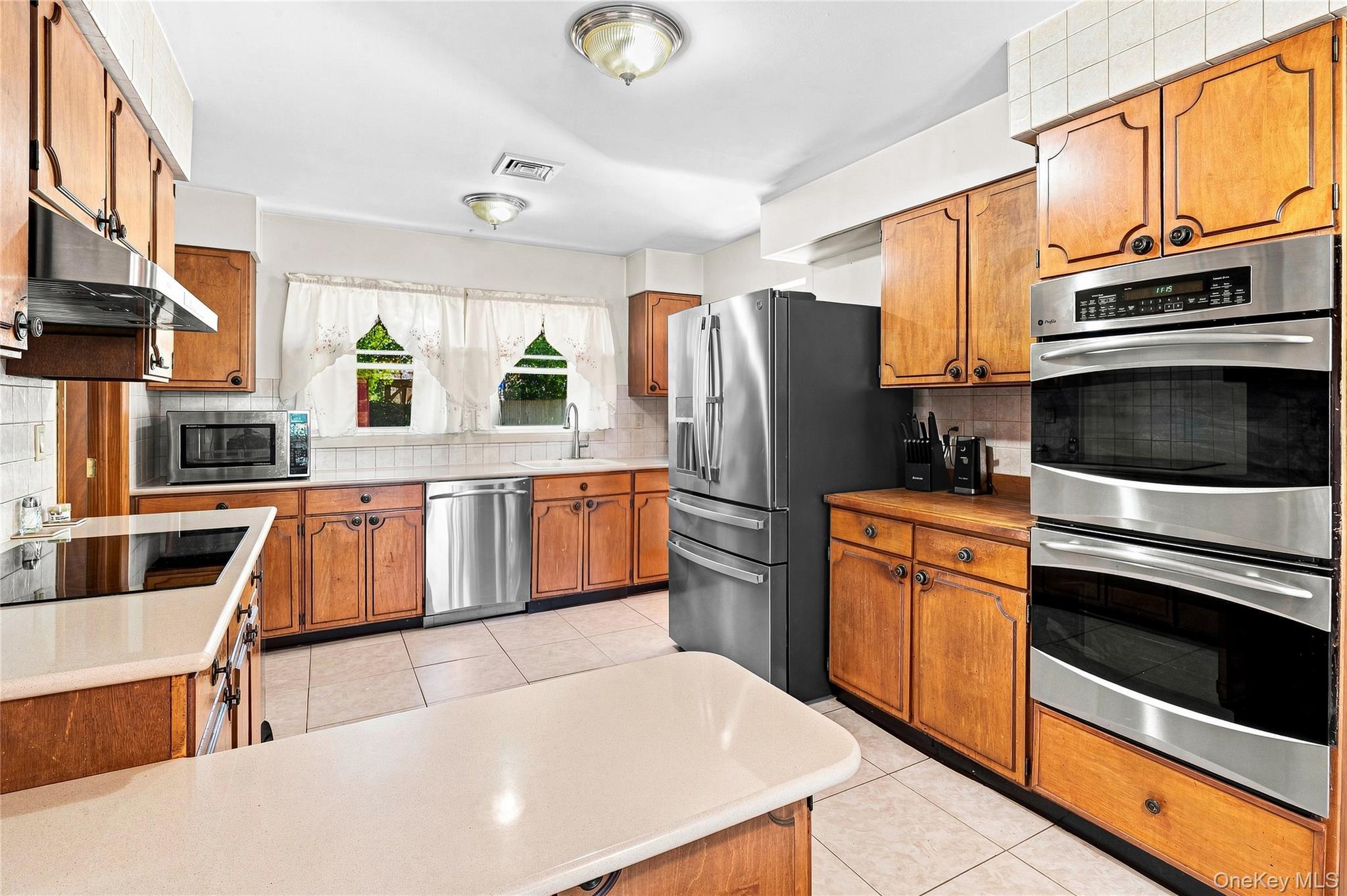 Single Family Wilmont Turn Suffolk County, NY 11727, MLS-1042553-8