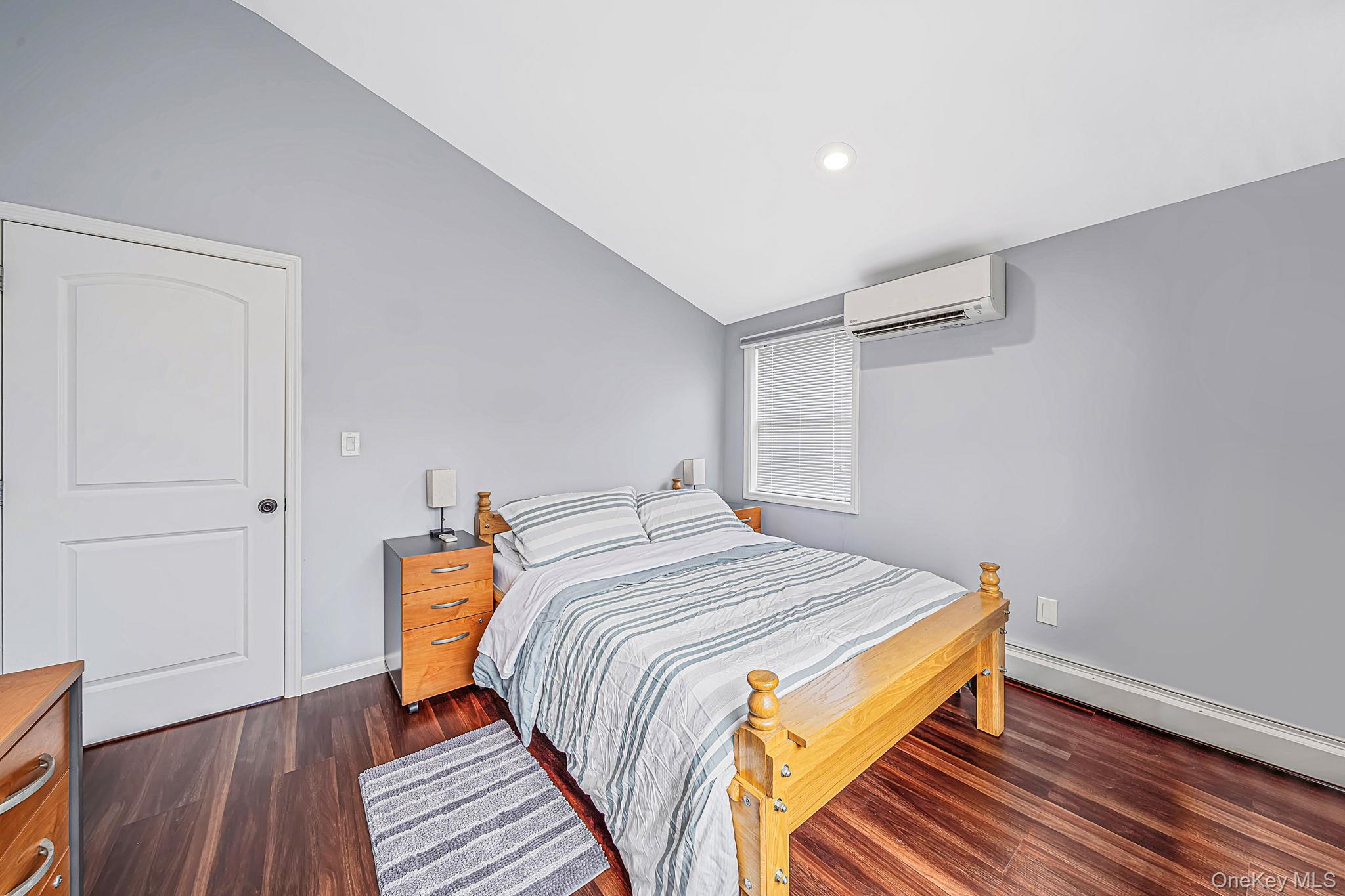 Single Family Anderson Road Queens, NY 11434, MLS-1042578-15