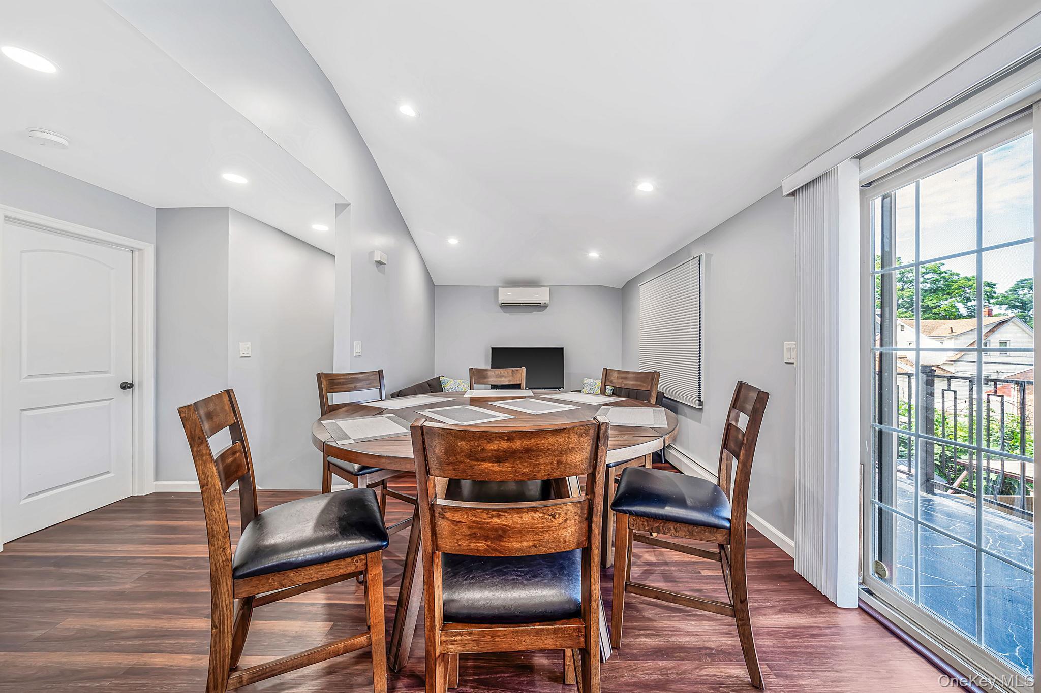 Single Family Anderson Road Queens, NY 11434, MLS-1042578-20