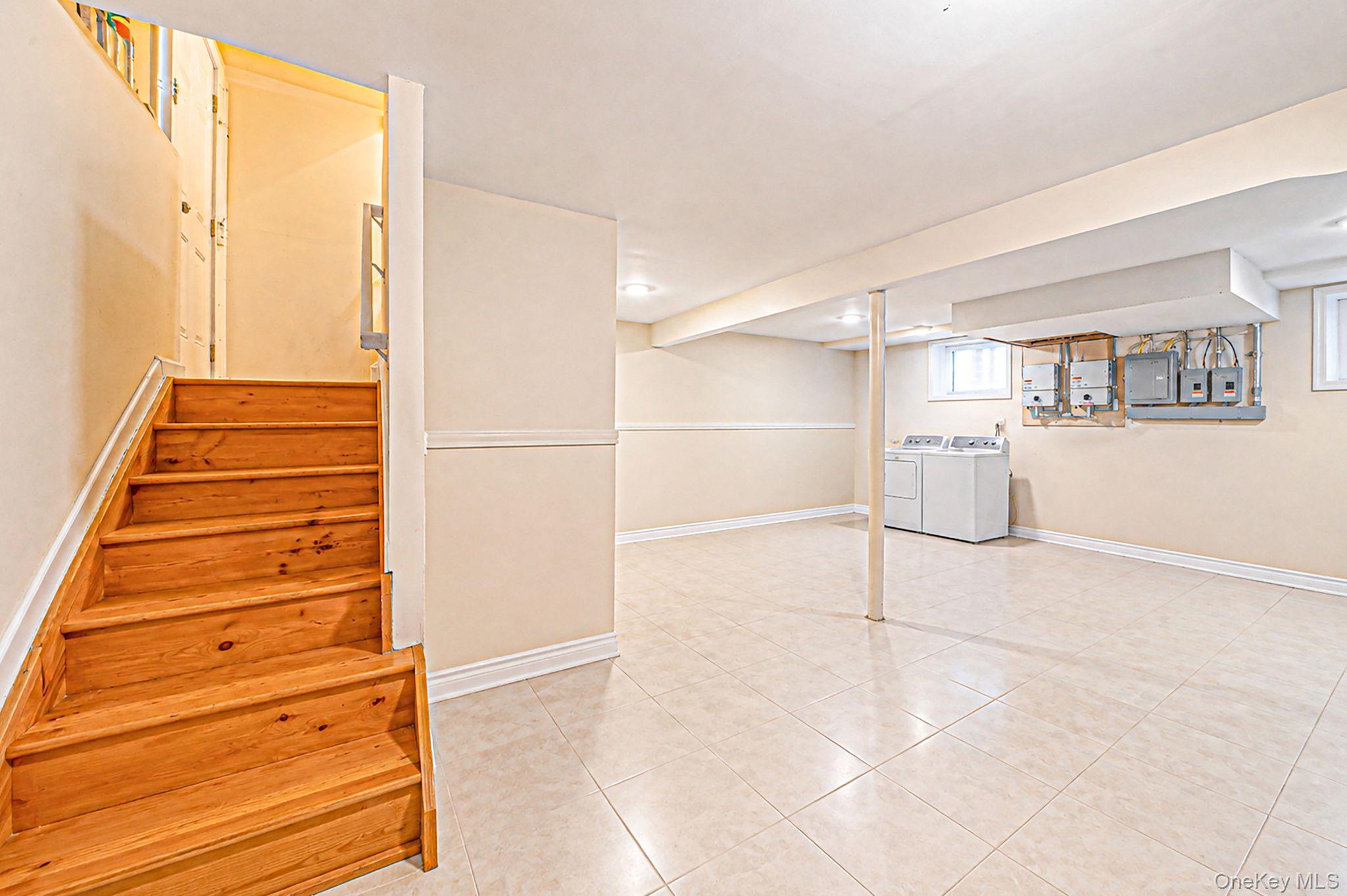 Single Family Anderson Road Queens, NY 11434, MLS-1042578-25