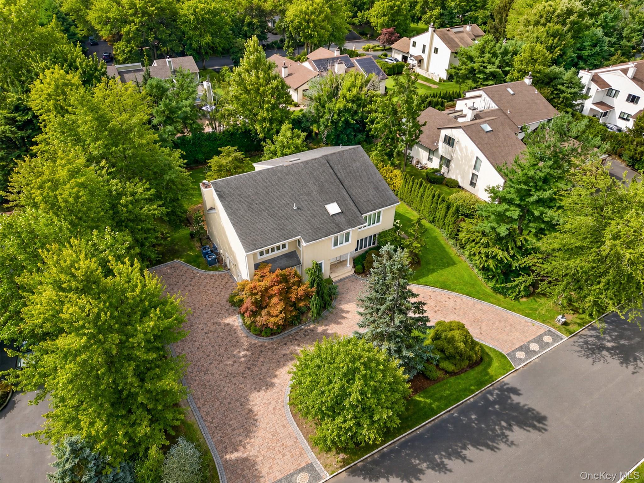 Single Family Bristol Drive  Nassau County, NY 11030, MLS-1042580-32