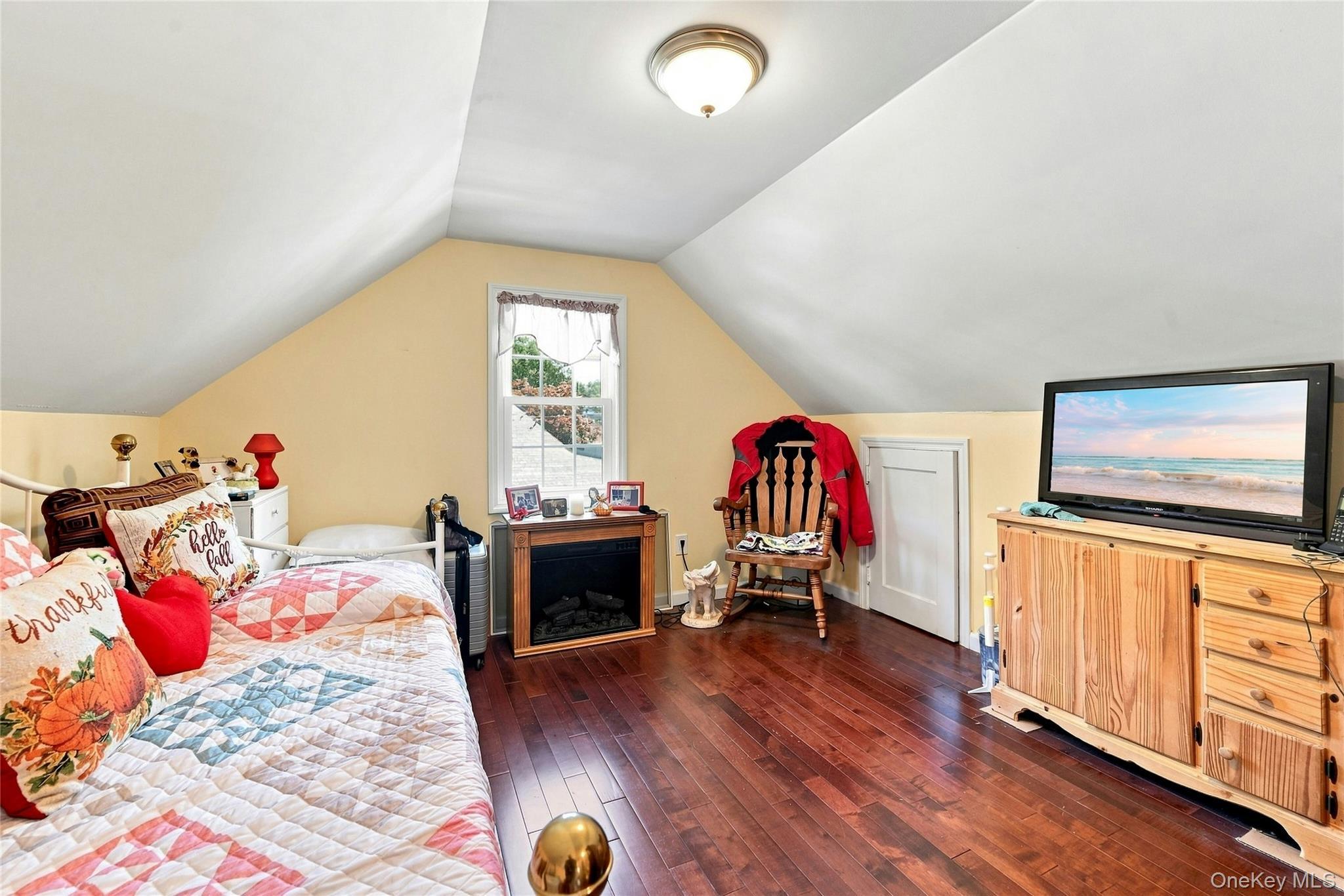 Single Family Sherwood Drive Suffolk County, NY 11951, MLS-1042588-24