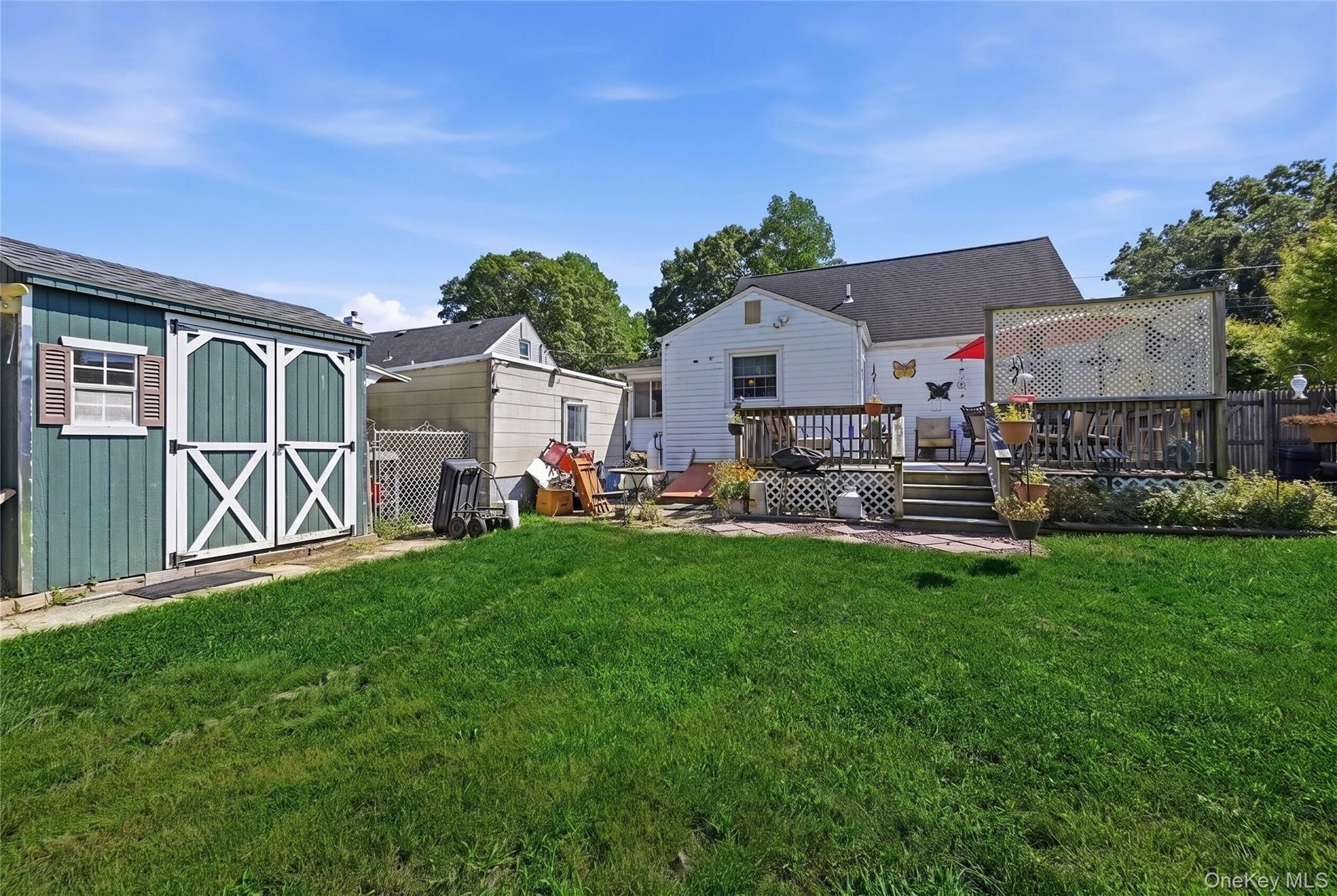 Single Family Sherwood Drive Suffolk County, NY 11951, MLS-1042588-26