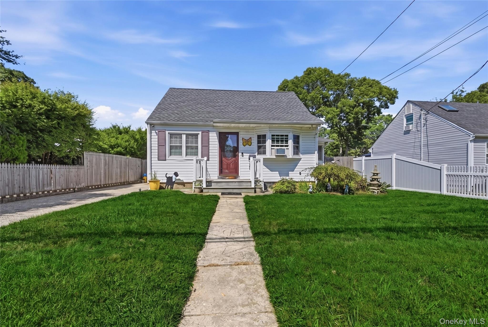 Single Family Sherwood Drive Suffolk County, NY 11951, MLS-1042588-3