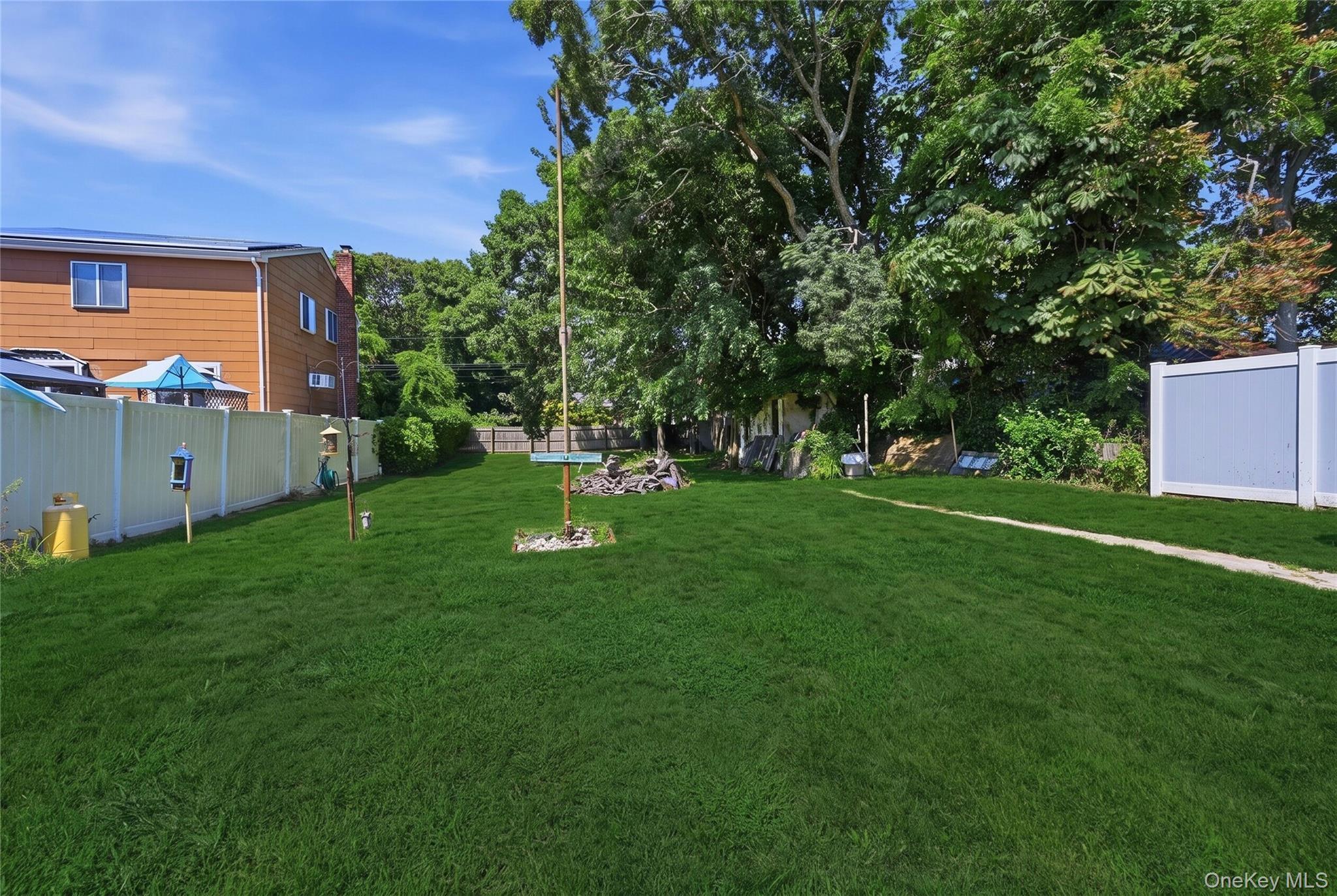Single Family Sherwood Drive Suffolk County, NY 11951, MLS-1042588-30