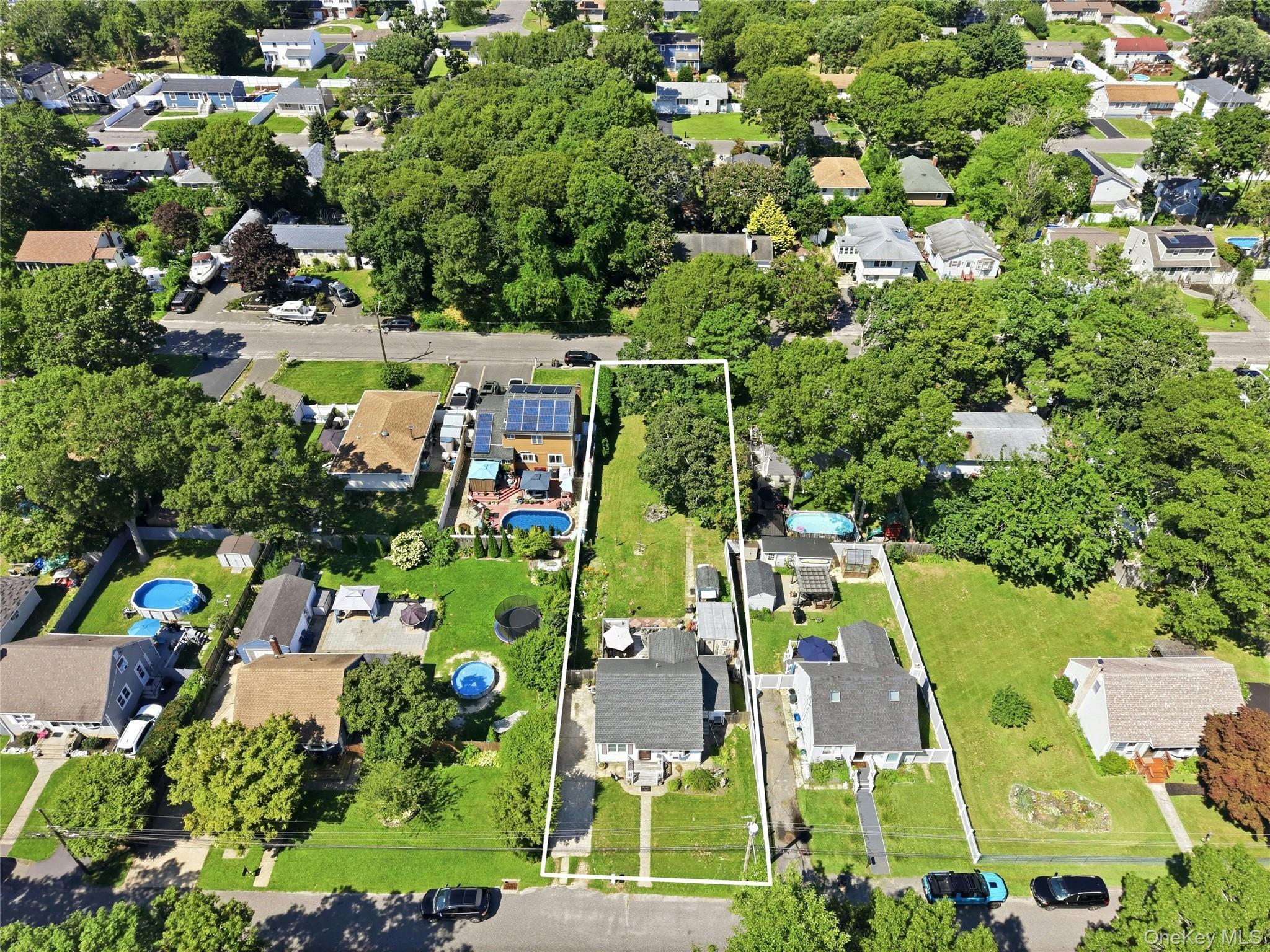 Single Family Sherwood Drive Suffolk County, NY 11951, MLS-1042588-35