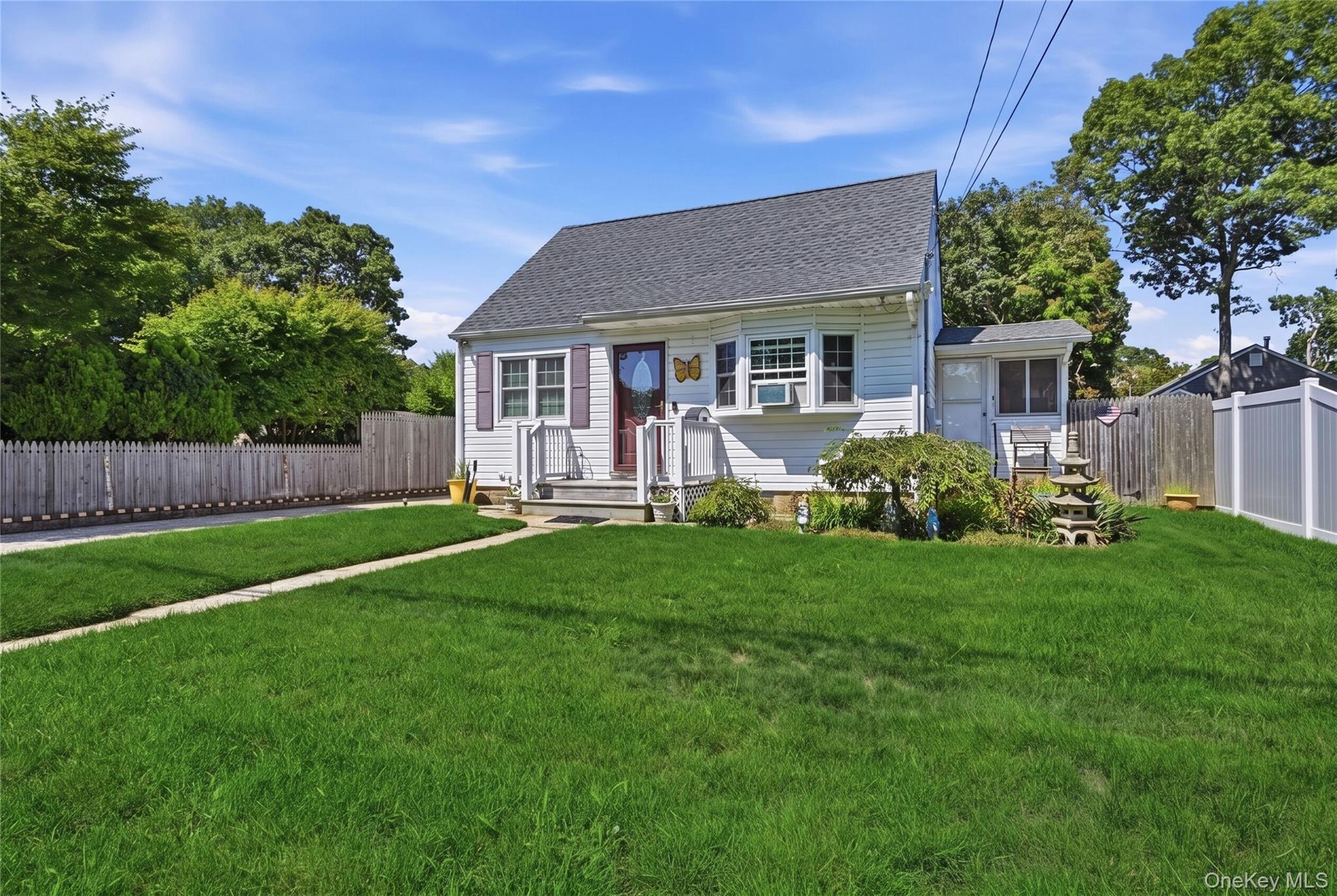 Single Family Sherwood Drive Suffolk County, NY 11951, MLS-1042588-4