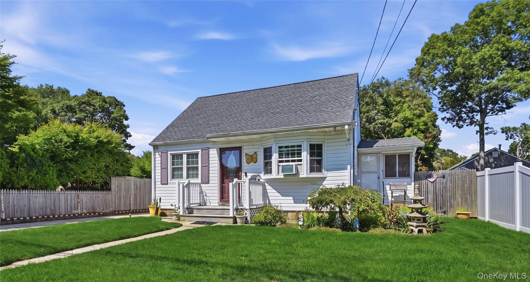 Single Family Sherwood Drive Suffolk County, NY 11951, MLS-1042588-5