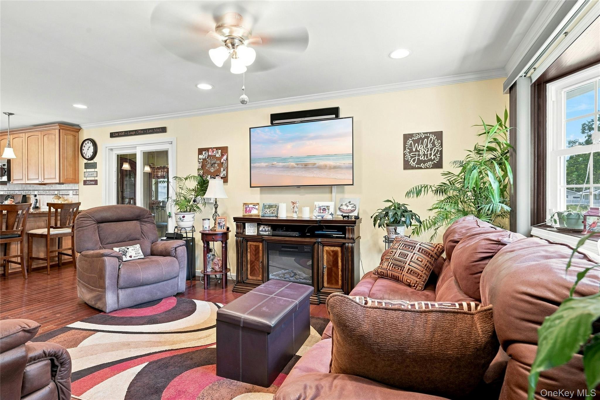 Single Family Sherwood Drive Suffolk County, NY 11951, MLS-1042588-9