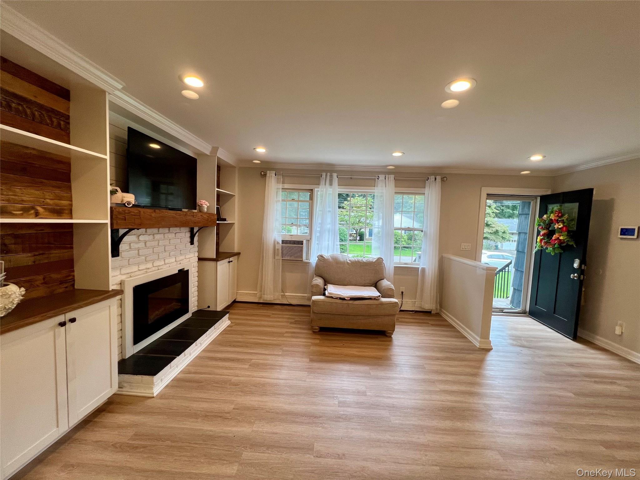 Single Family Marbeth Circle Suffolk County, NY 11764, MLS-1042603-10