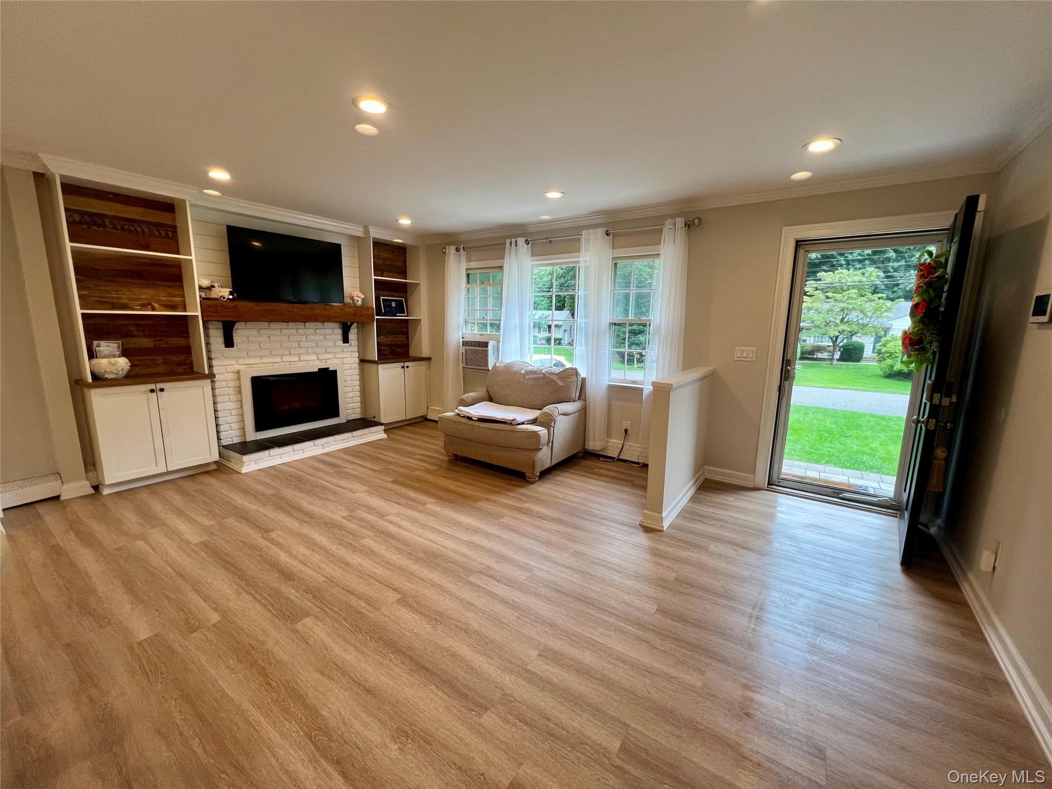 Single Family Marbeth Circle Suffolk County, NY 11764, MLS-1042603-11