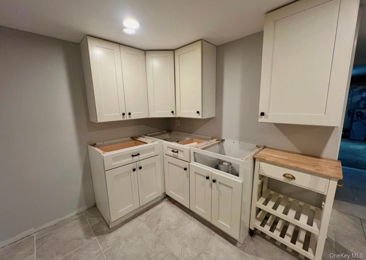 Single Family Marbeth Circle Suffolk County, NY 11764, MLS-1042603-22