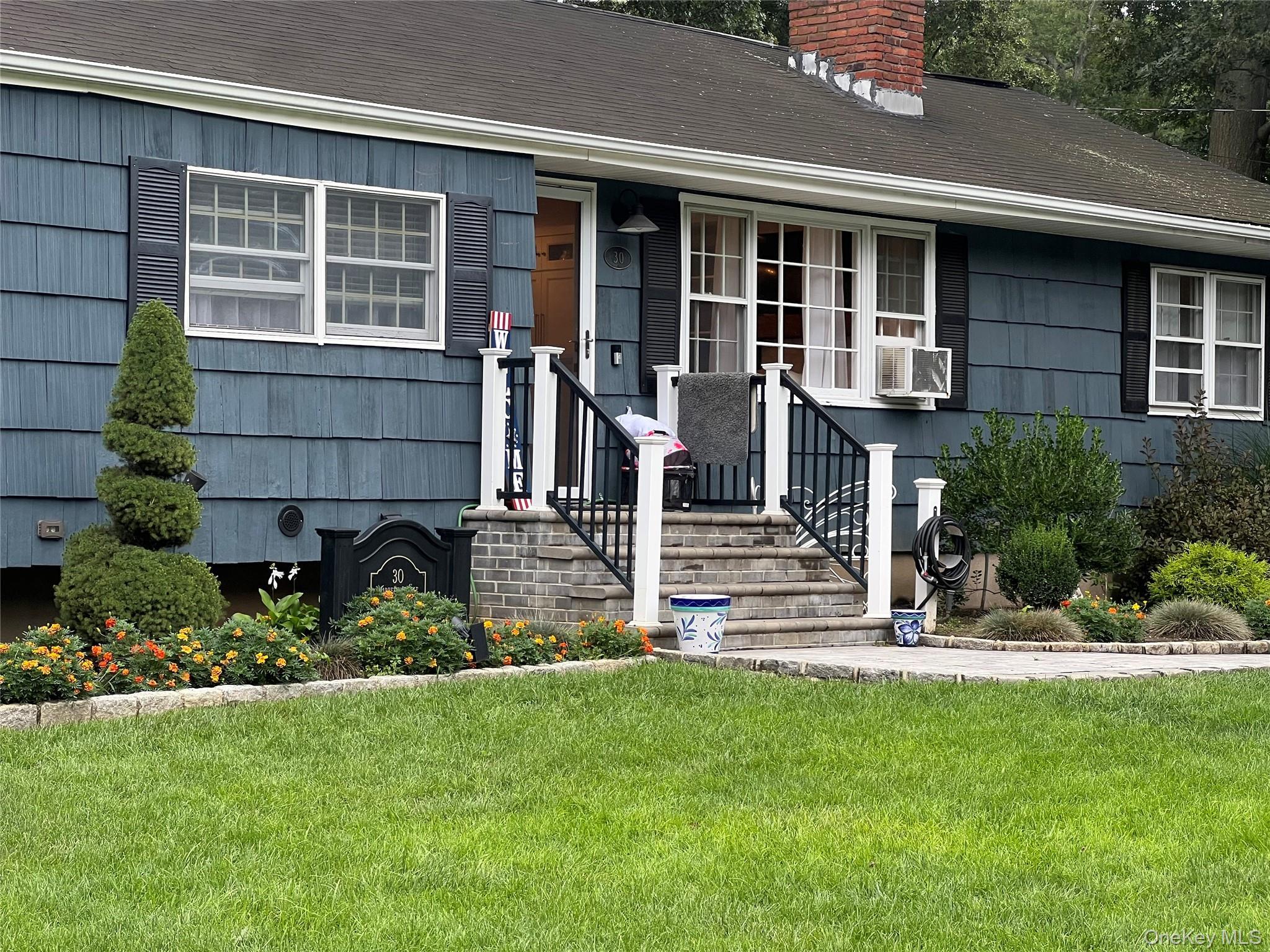 Single Family Marbeth Circle  Suffolk County, NY 11764, MLS-1042603-34