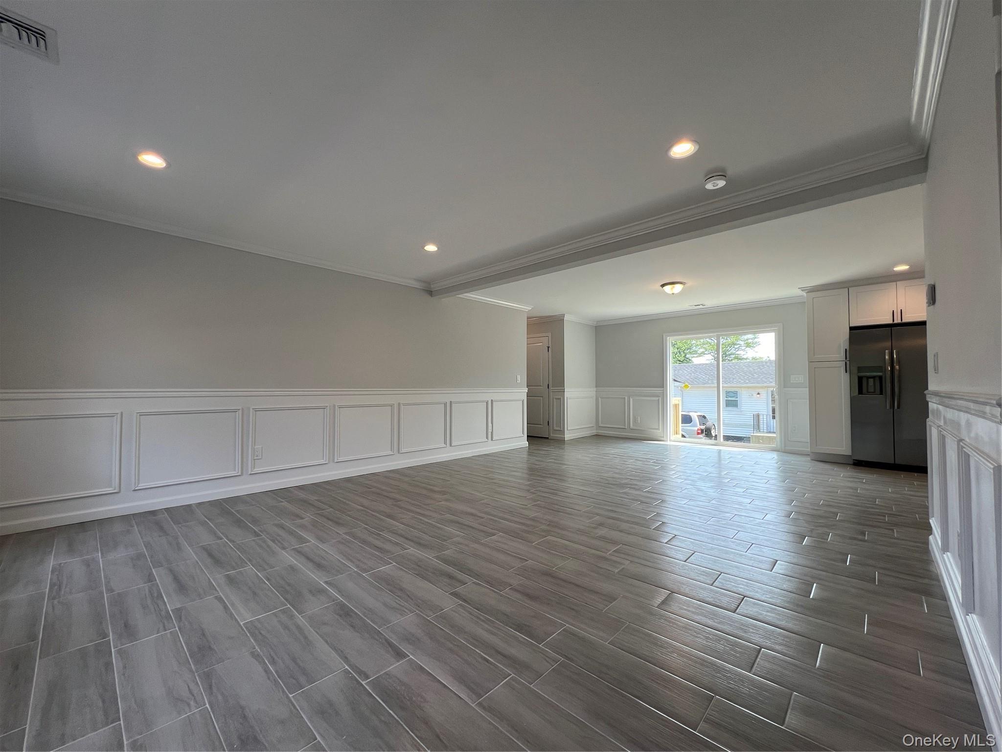 Single Family Babylon Drive Suffolk County, NY 11951, MLS-1042617-3