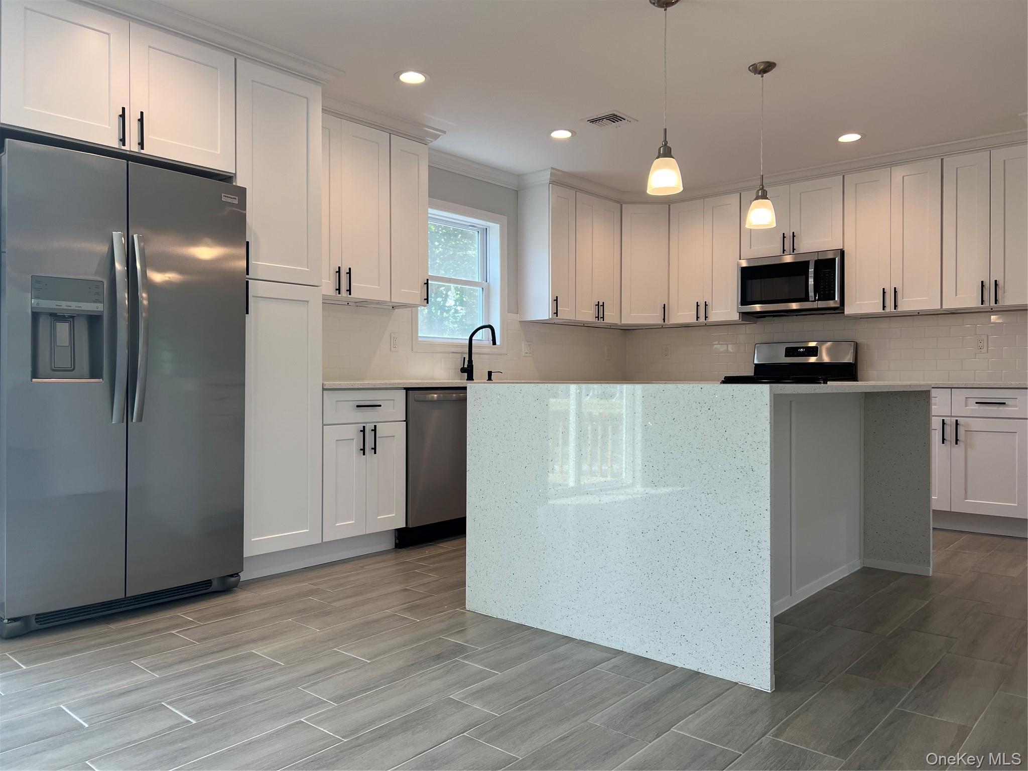 Single Family Babylon Drive Suffolk County, NY 11951, MLS-1042617-6