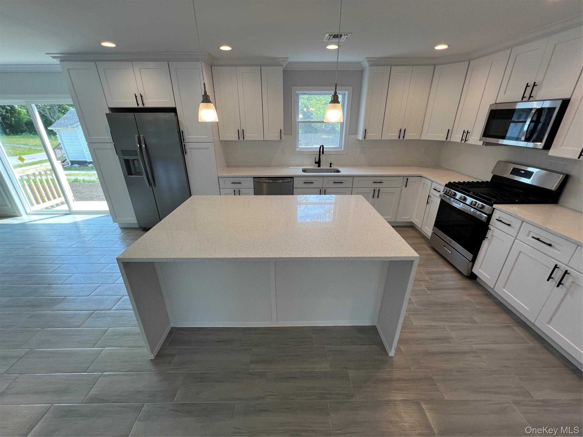 Single Family Babylon Drive Suffolk County, NY 11951, MLS-1042617-7