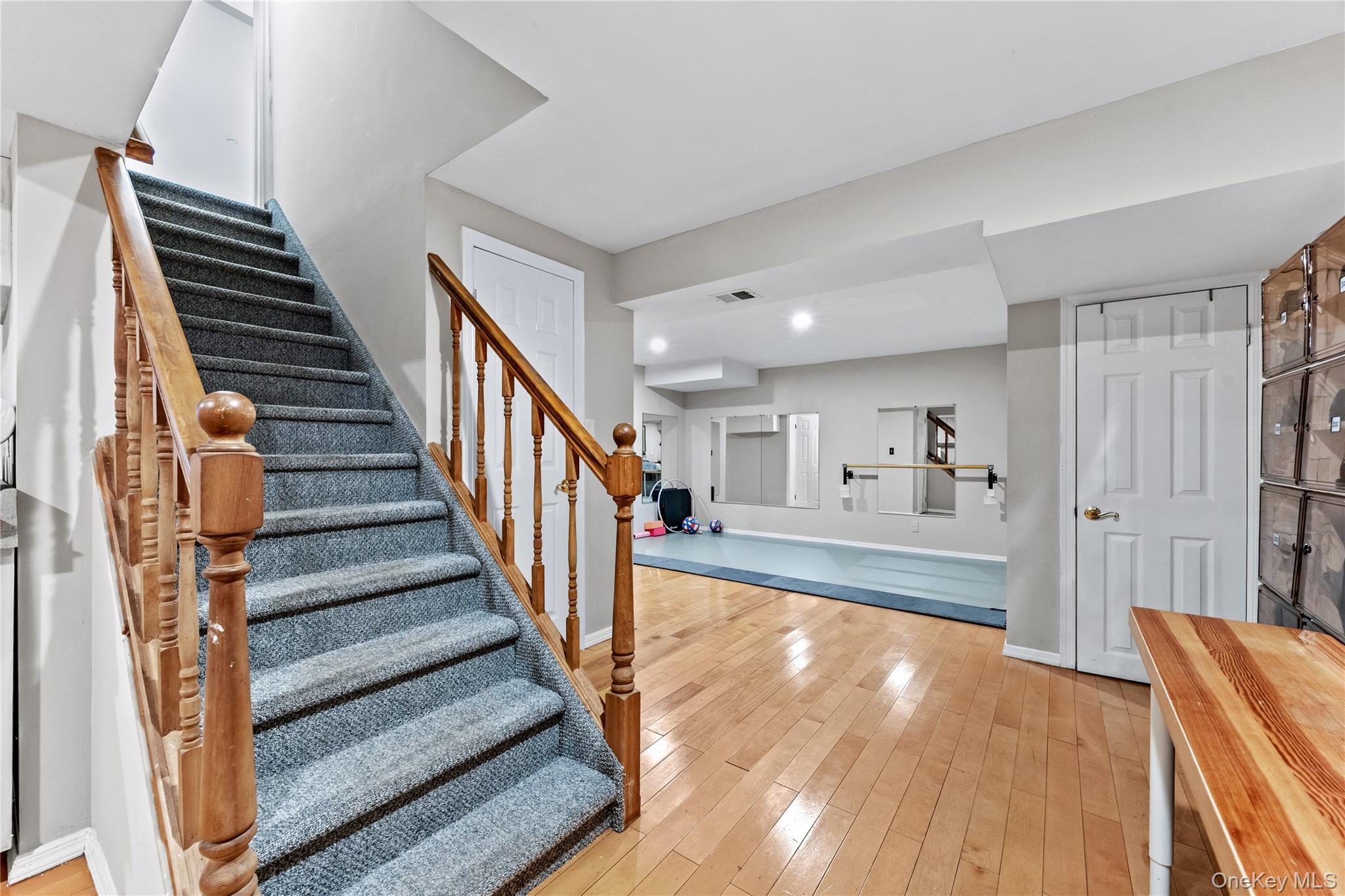 Single Family Mackay Way Nassau County, NY 11576, MLS-1042661-21