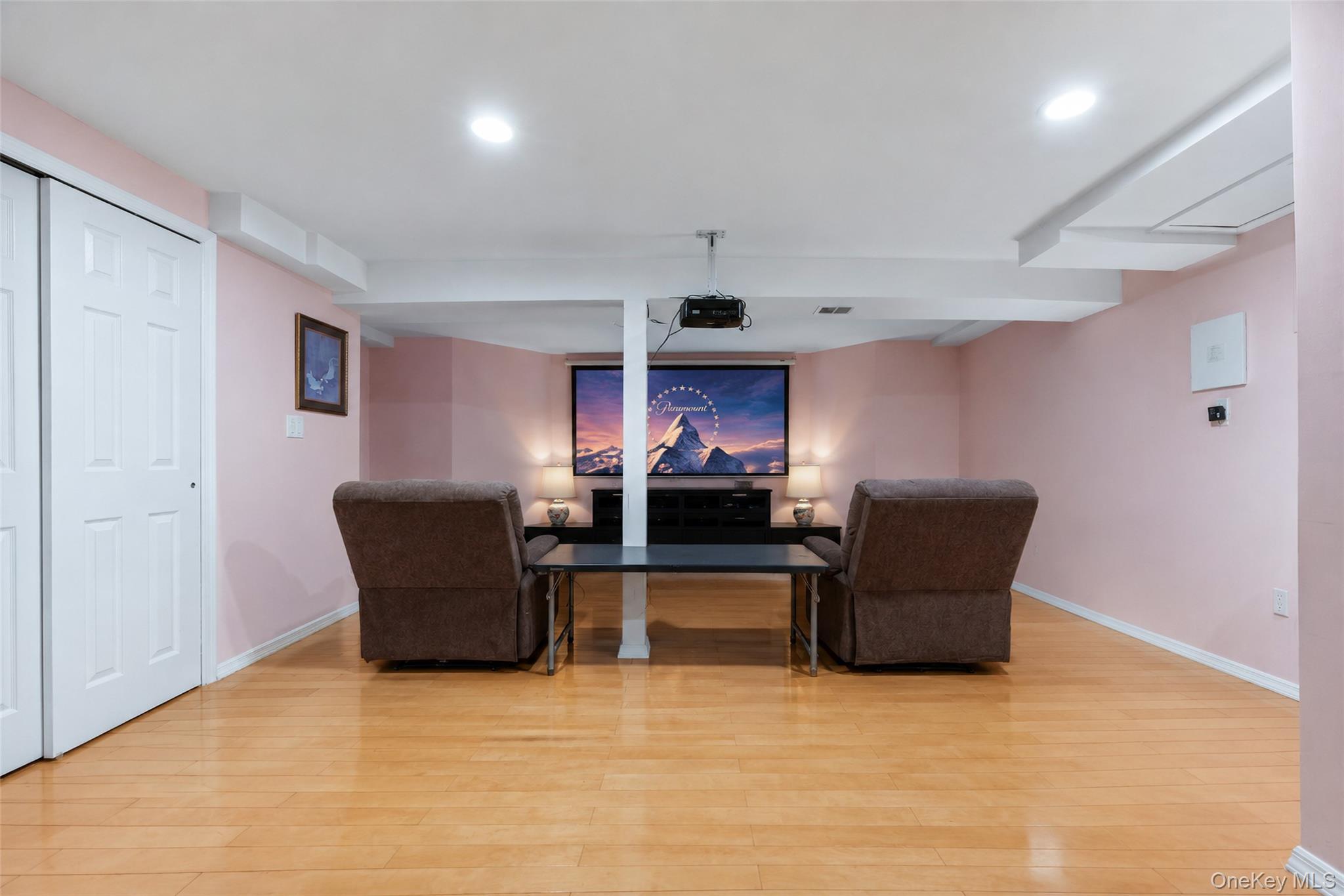 Single Family Mackay Way Nassau County, NY 11576, MLS-1042661-22