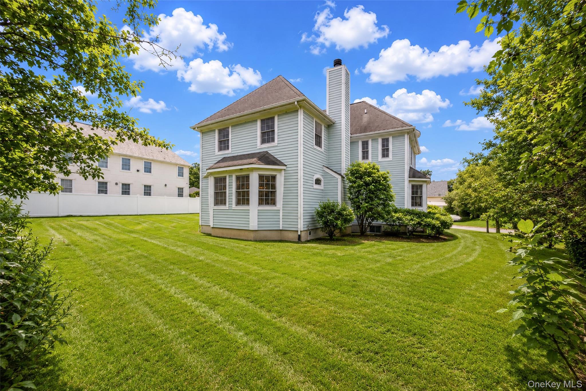 Single Family Mackay Way Nassau County, NY 11576, MLS-1042661-27