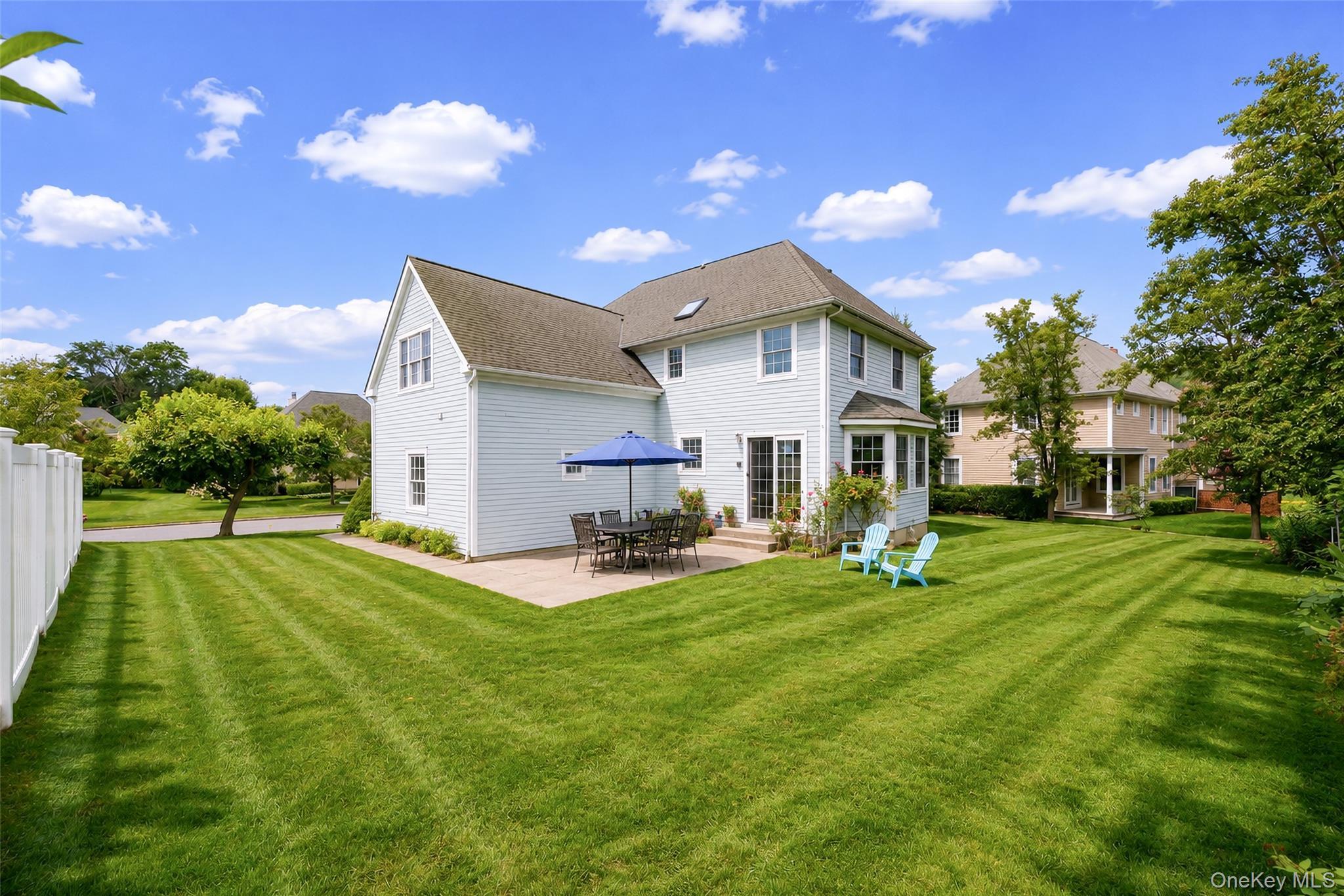 Single Family Mackay Way Nassau County, NY 11576, MLS-1042661-30