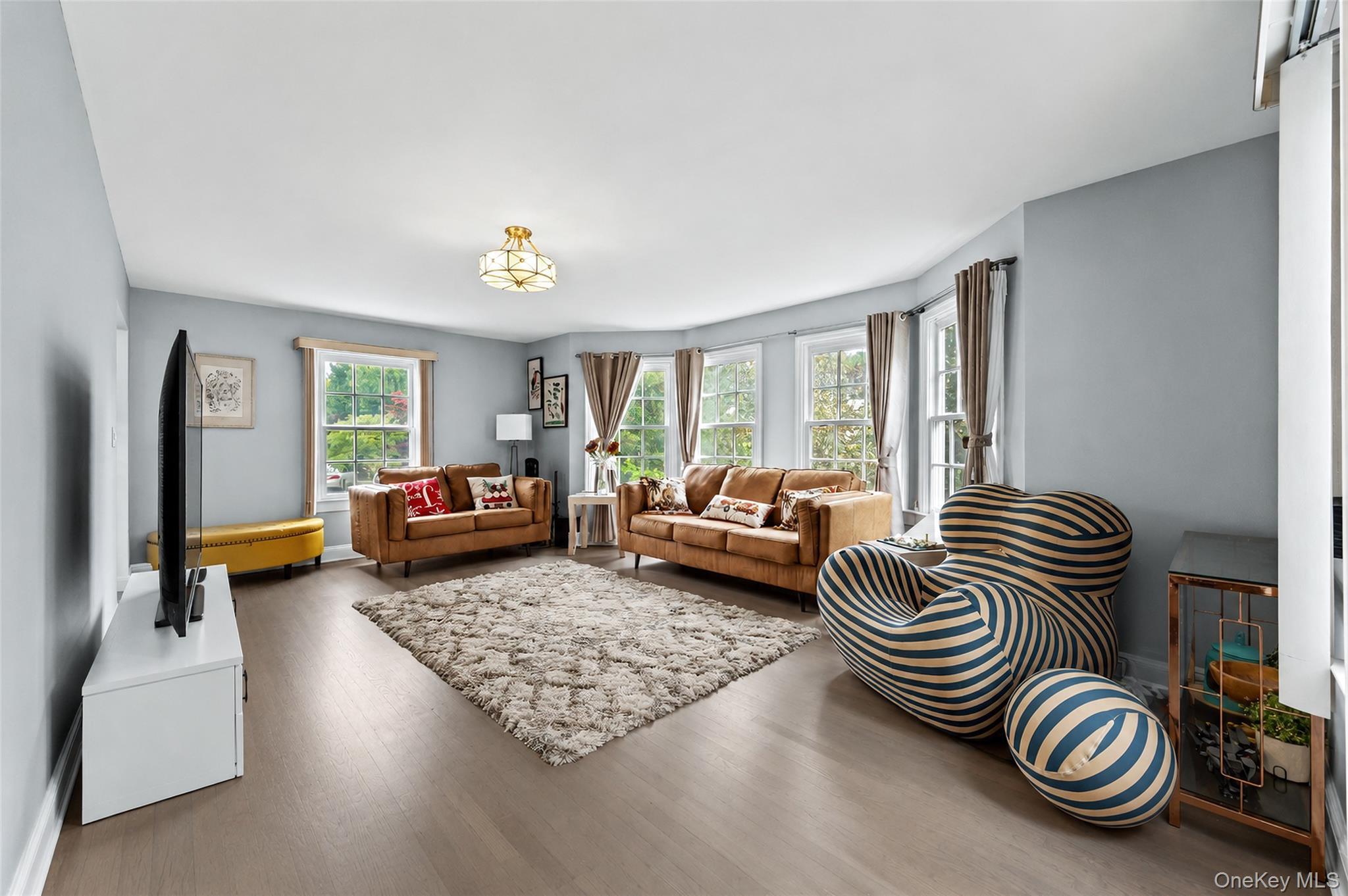 Single Family Mackay Way Nassau County, NY 11576, MLS-1042661-4