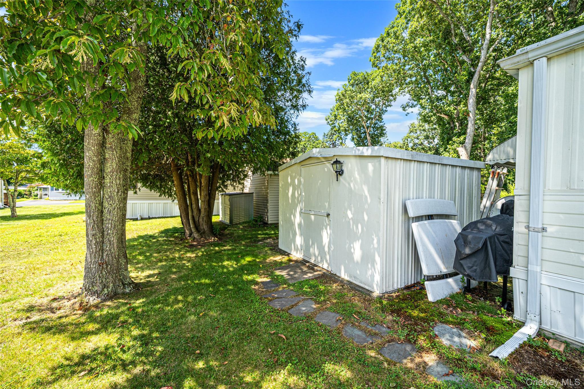 Single Family Fresh Pond Ave  Suffolk County, NY 11933, MLS-1042675-11
