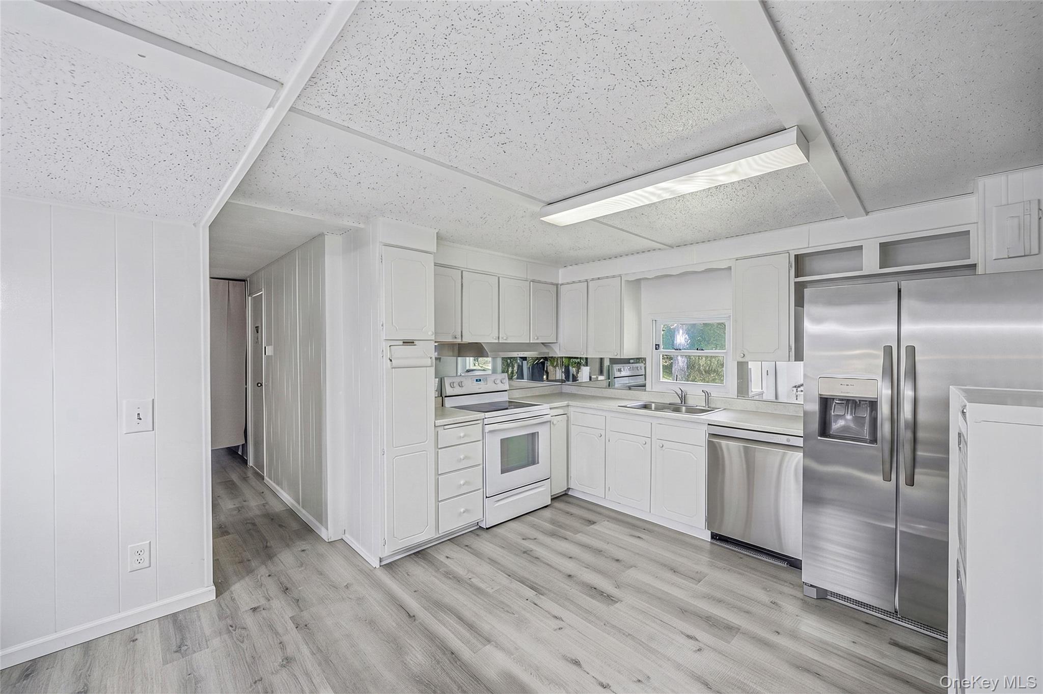 Single Family Fresh Pond Ave Suffolk County, NY 11933, MLS-1042675-2