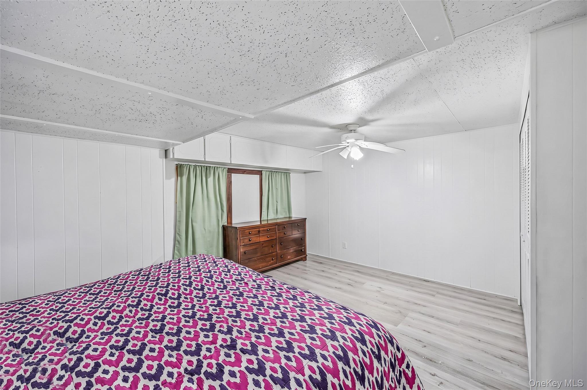 Single Family Fresh Pond Ave Suffolk County, NY 11933, MLS-1042675-4