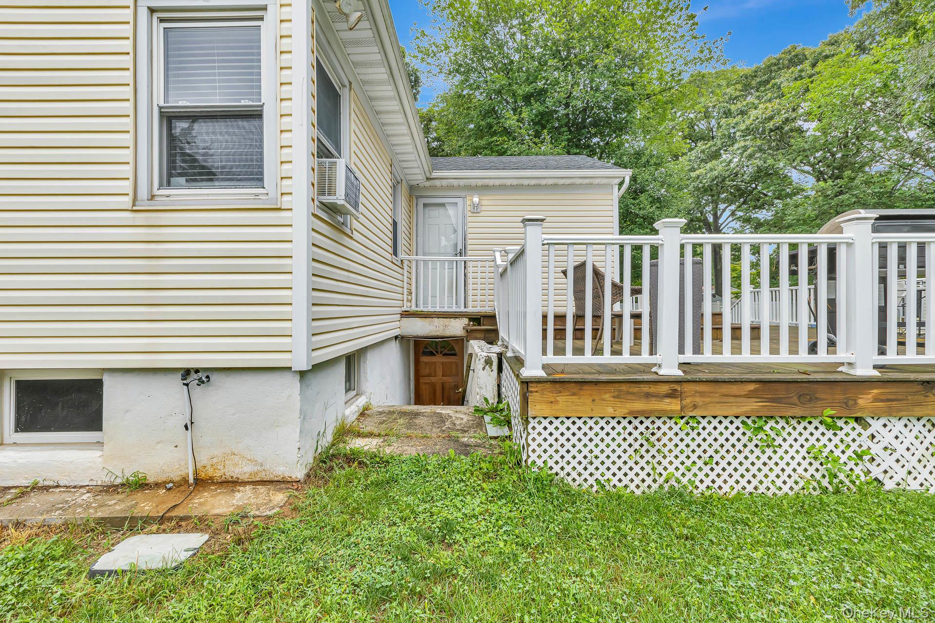 Single Family Dover Avenue  Suffolk County, NY 11950, MLS-1042709-22