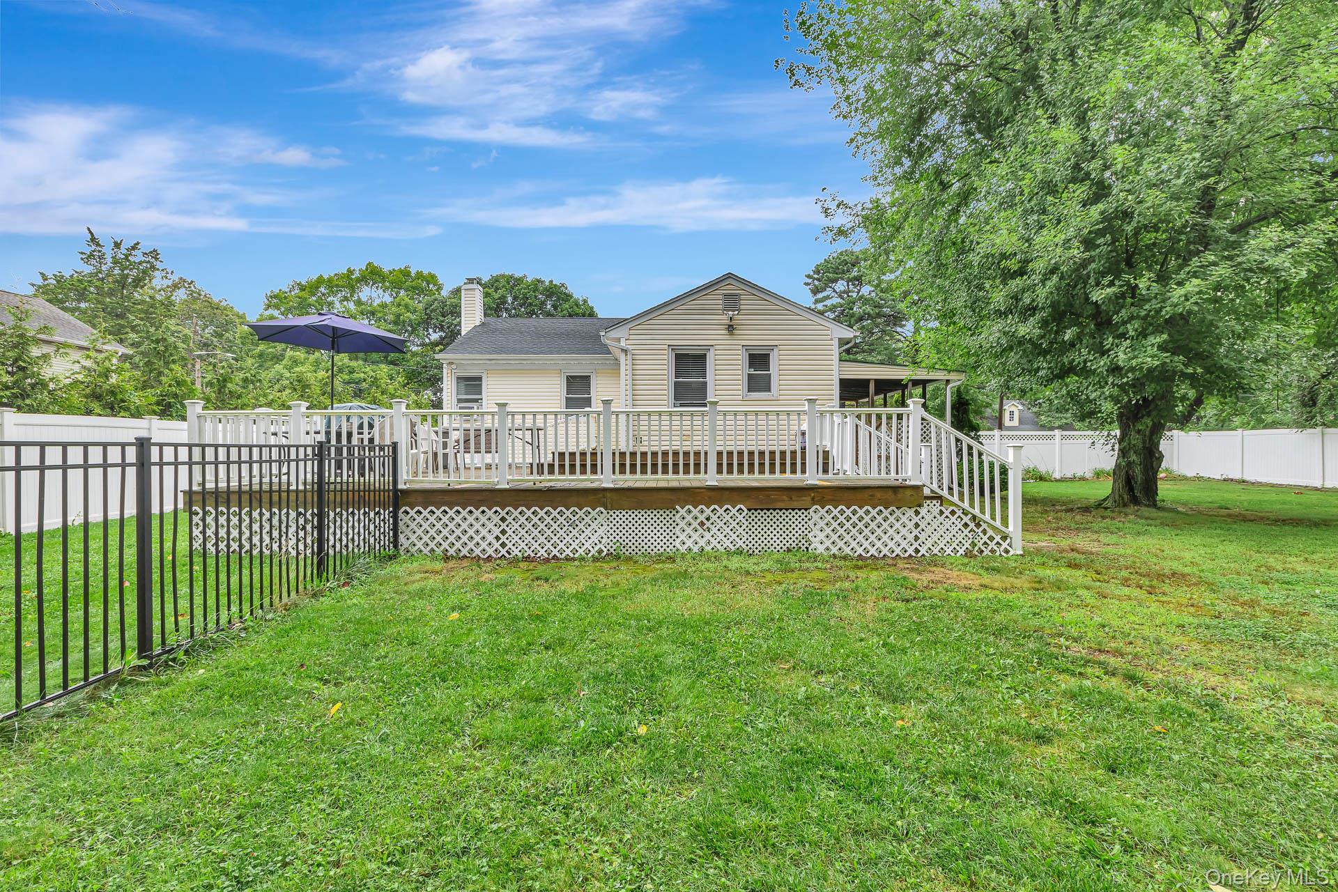 Single Family Dover Avenue  Suffolk County, NY 11950, MLS-1042709-23