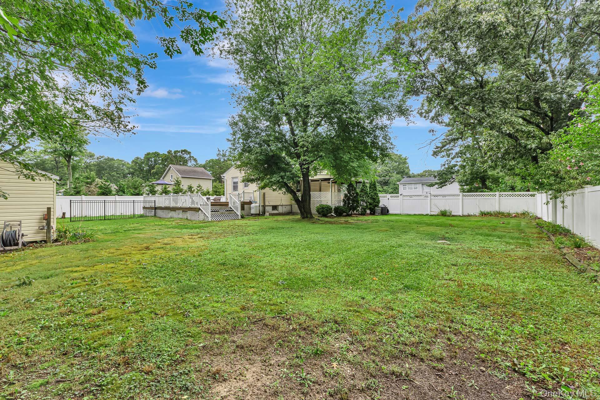 Single Family Dover Avenue  Suffolk County, NY 11950, MLS-1042709-27
