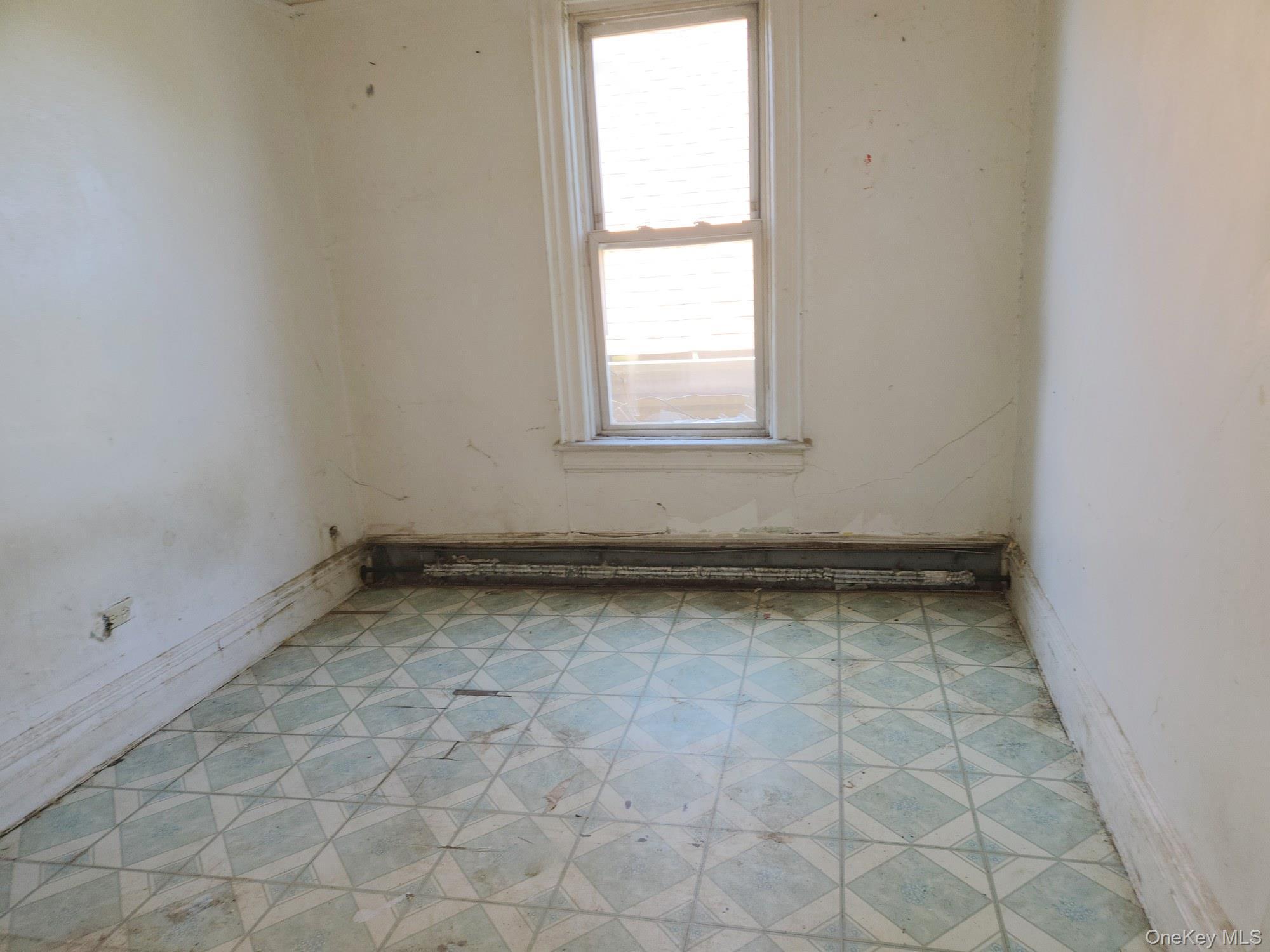 Single Family Baker Avenue  Bronx, NY 10460, MLS-1042716-25
