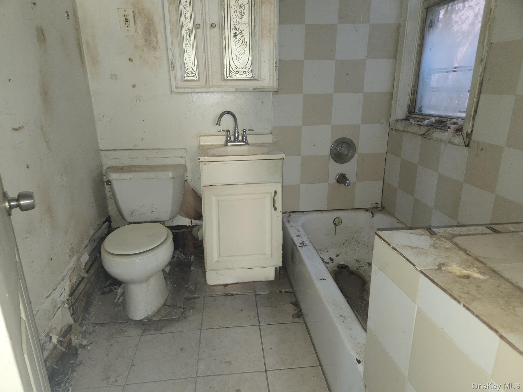 Single Family Baker Avenue  Bronx, NY 10460, MLS-1042716-26