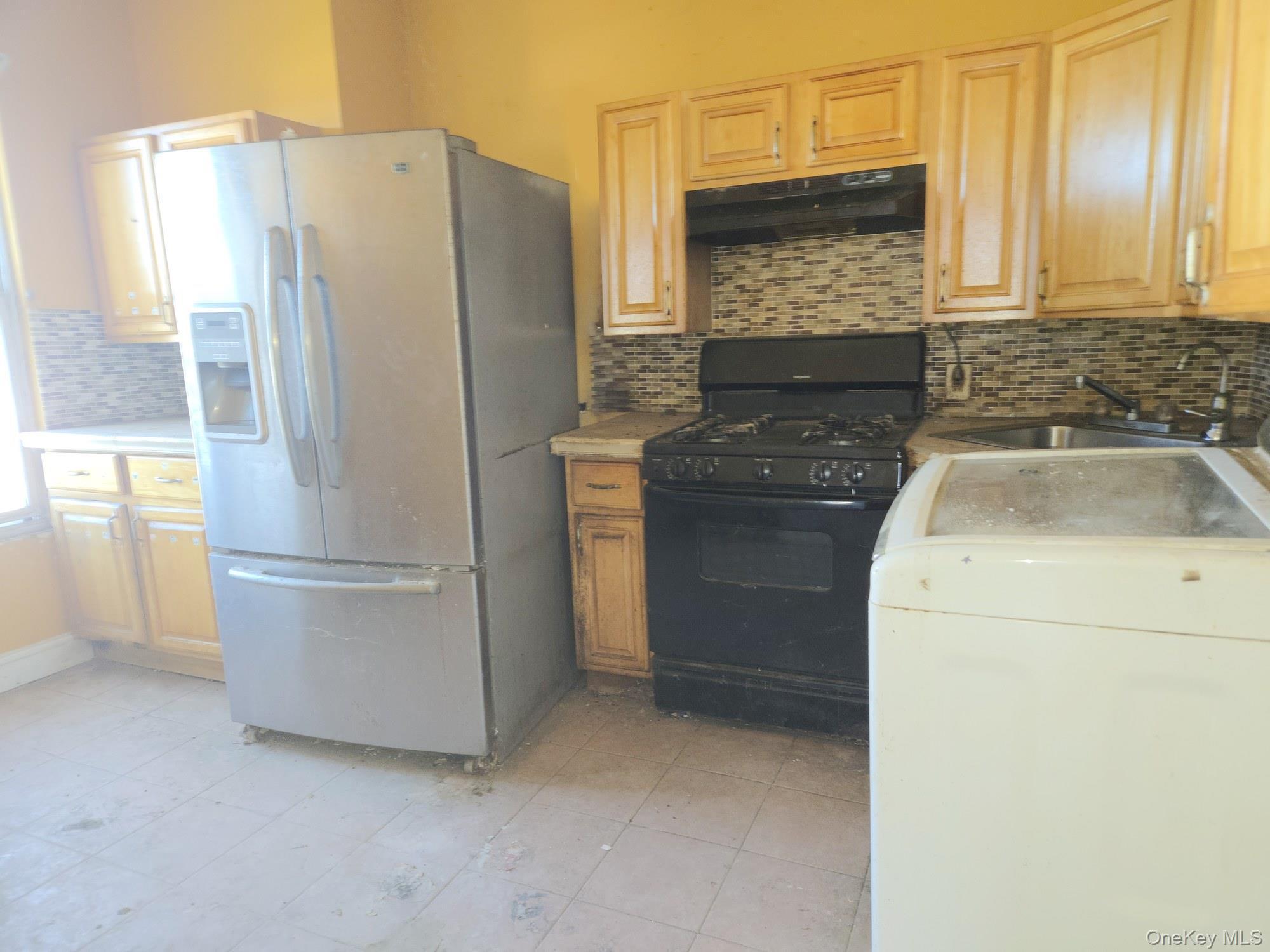 Single Family Baker Avenue  Bronx, NY 10460, MLS-1042716-27