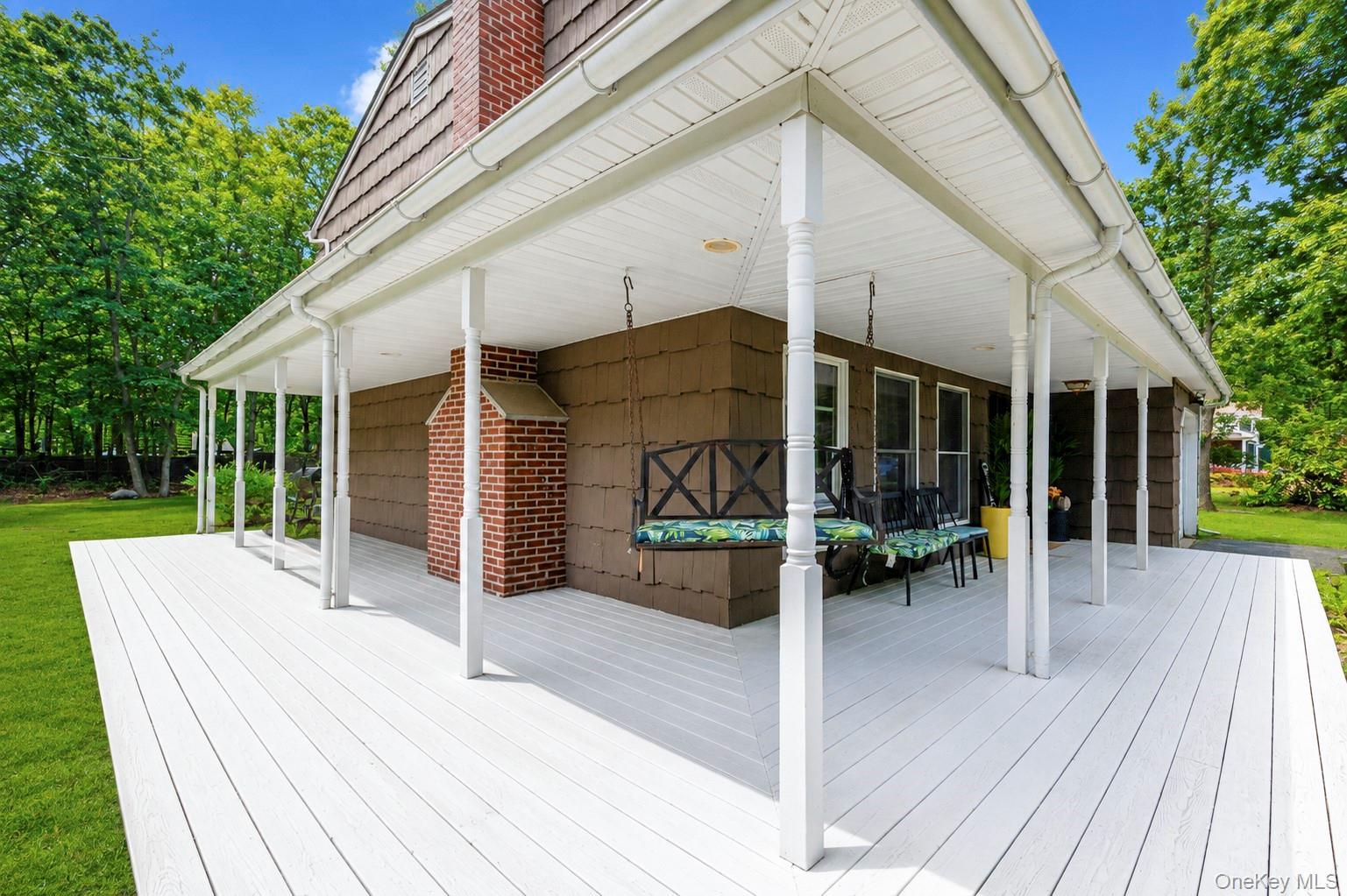 Single Family Hope Court Suffolk County, NY 11784, MLS-1042717-16