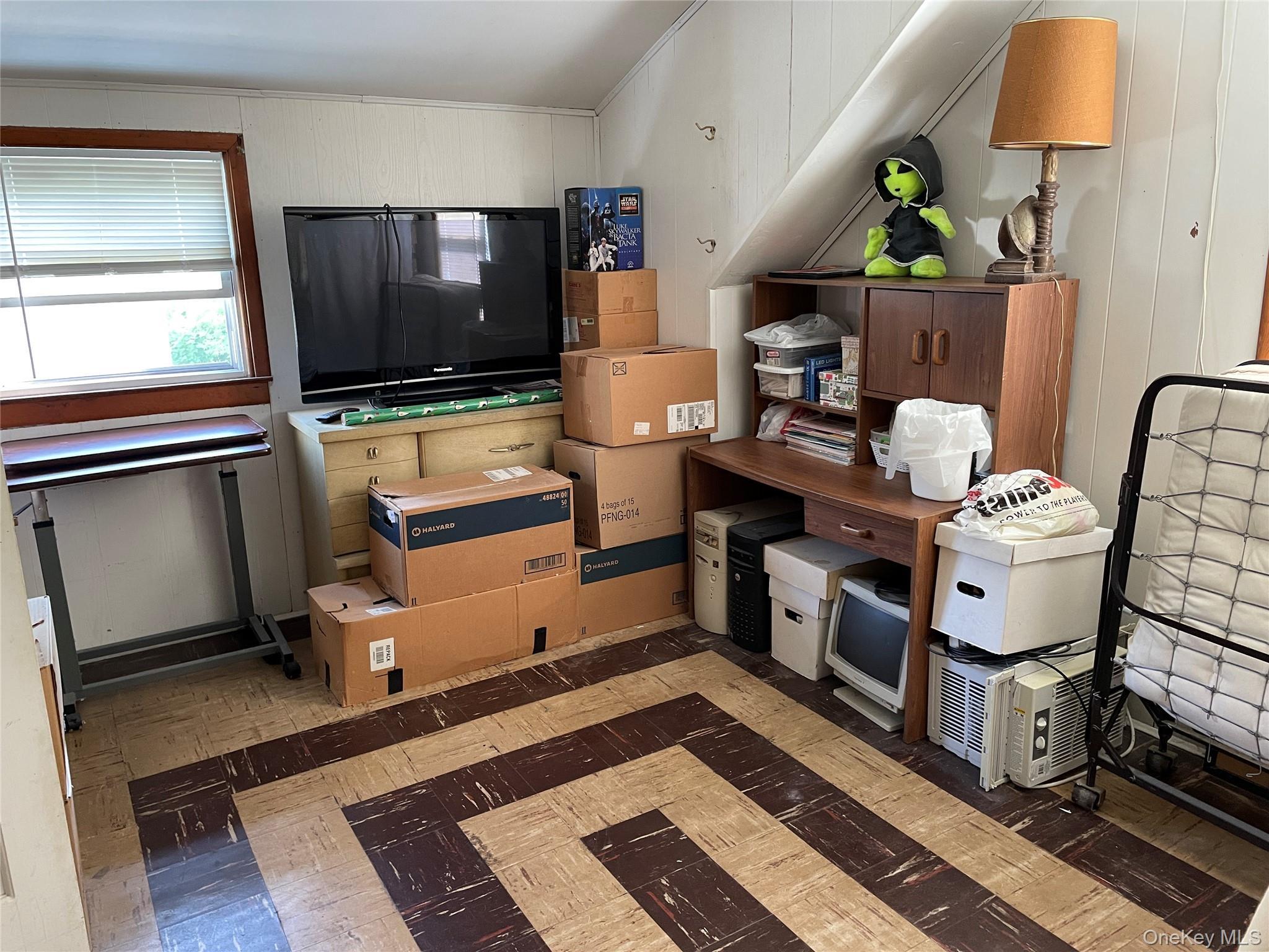 Single Family Heathcote Road Suffolk County, NY 11757, MLS-1042721-12