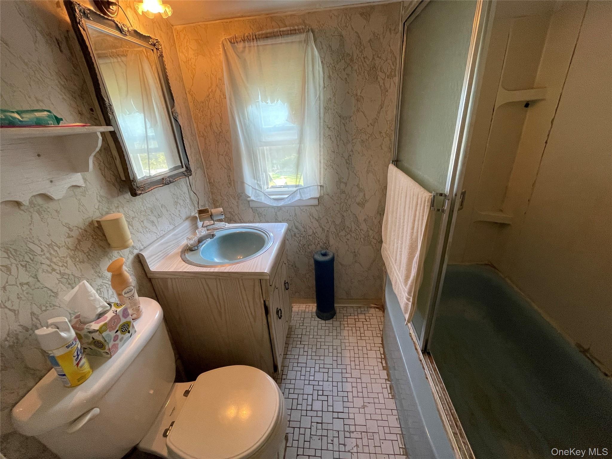Single Family Heathcote Road Suffolk County, NY 11757, MLS-1042721-13