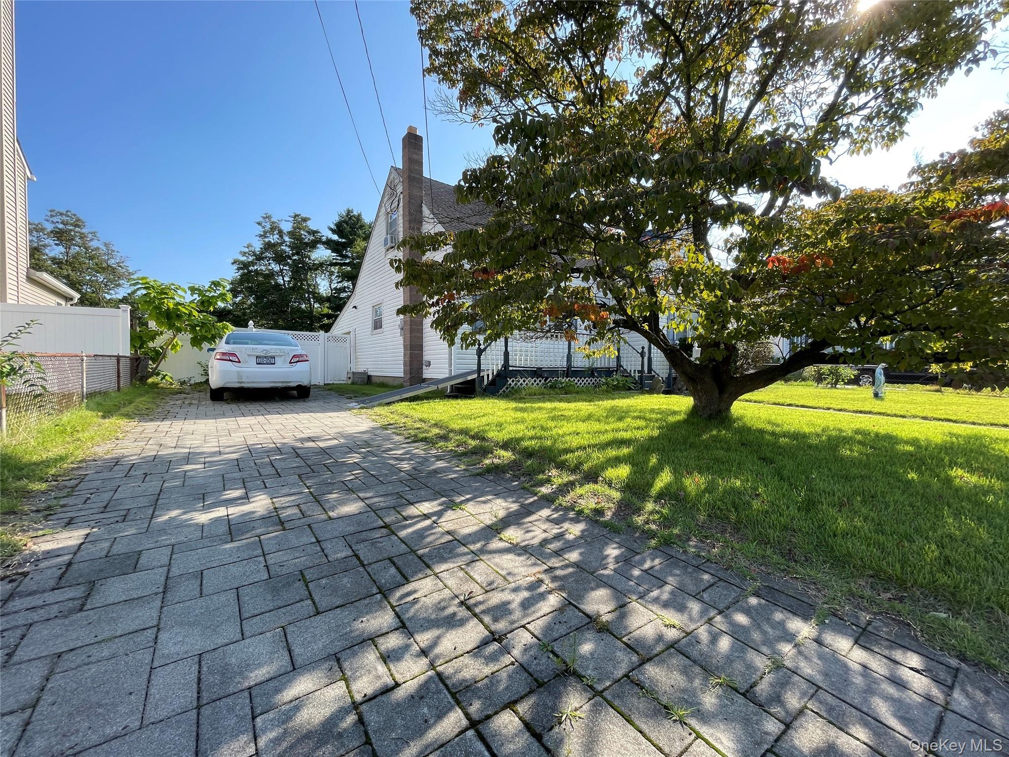 Single Family Heathcote Road Suffolk County, NY 11757, MLS-1042721-20