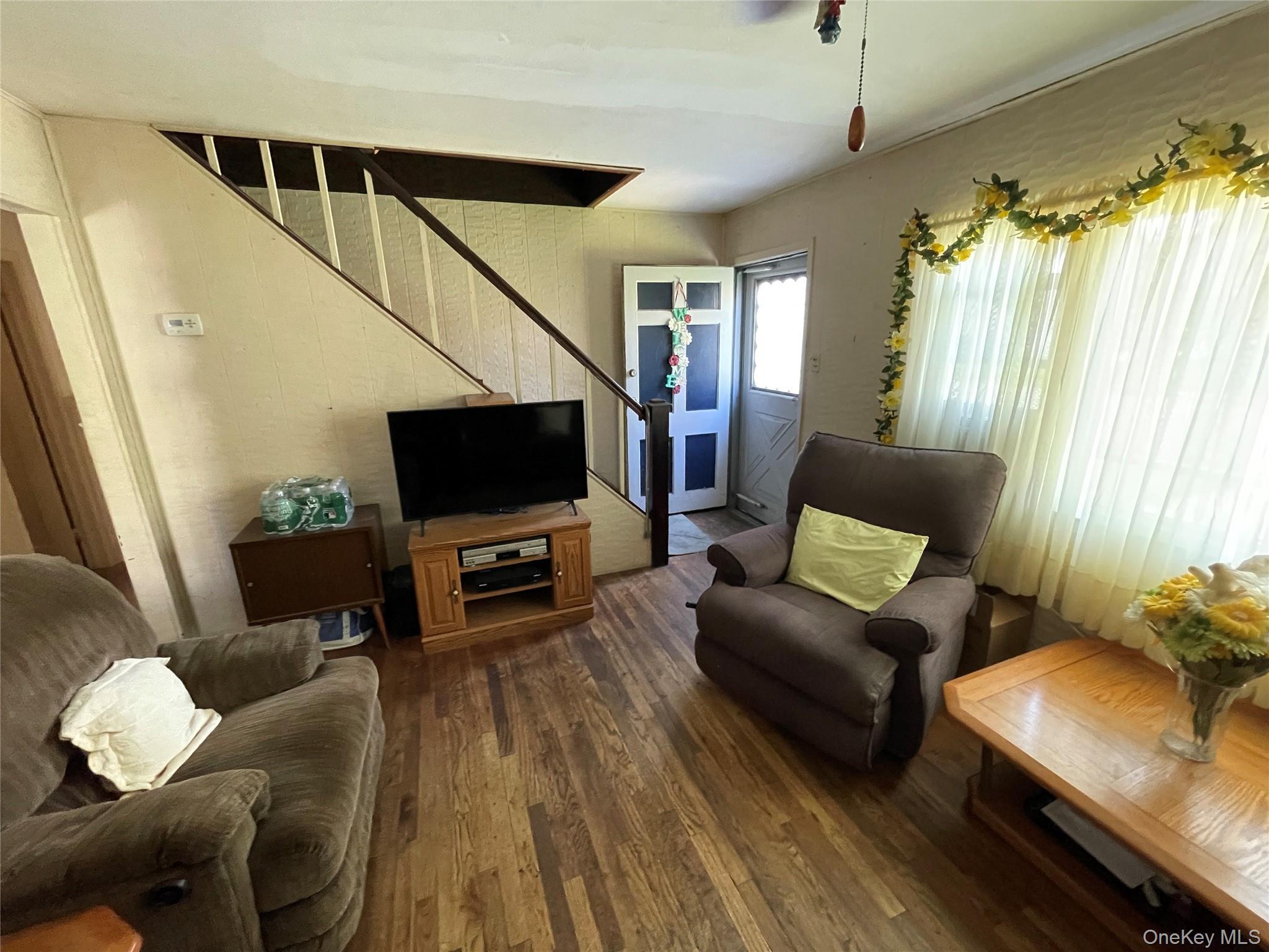 Single Family Heathcote Road Suffolk County, NY 11757, MLS-1042721-3