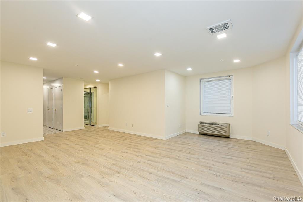Condo Great Neck Road Nassau County, NY 11021, MLS-1042722-2