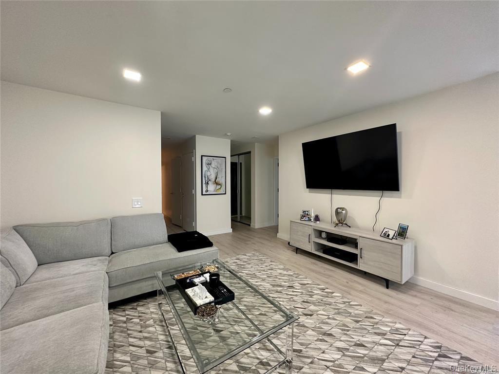 Condo Great Neck Road Nassau County, NY 11021, MLS-1042722-4