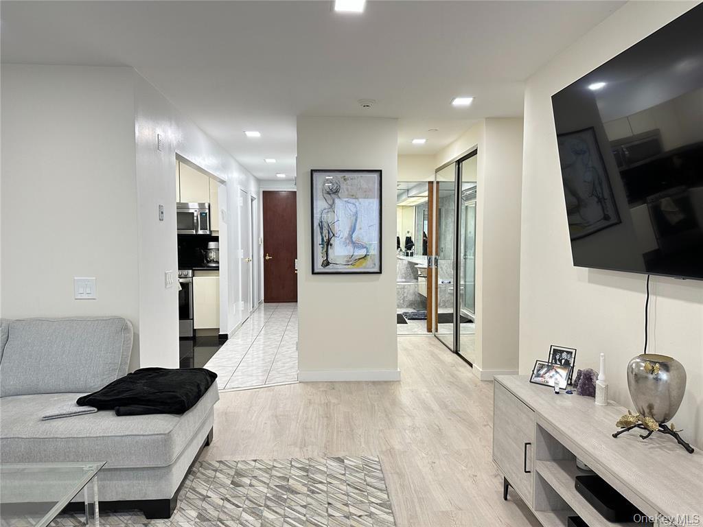 Condo Great Neck Road Nassau County, NY 11021, MLS-1042722-6