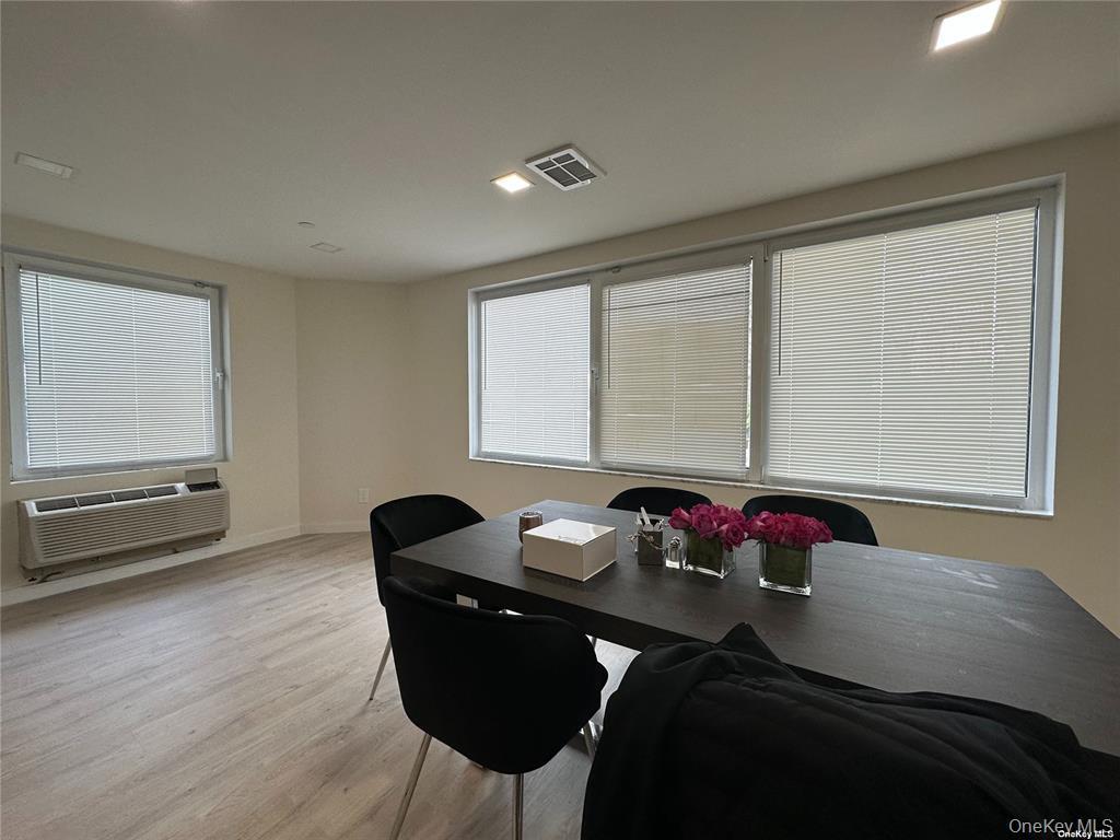 Condo Great Neck Road Nassau County, NY 11021, MLS-1042722-8