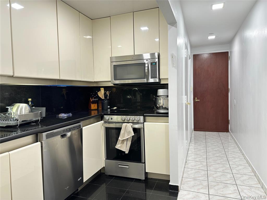 Condo Great Neck Road Nassau County, NY 11021, MLS-1042722-9