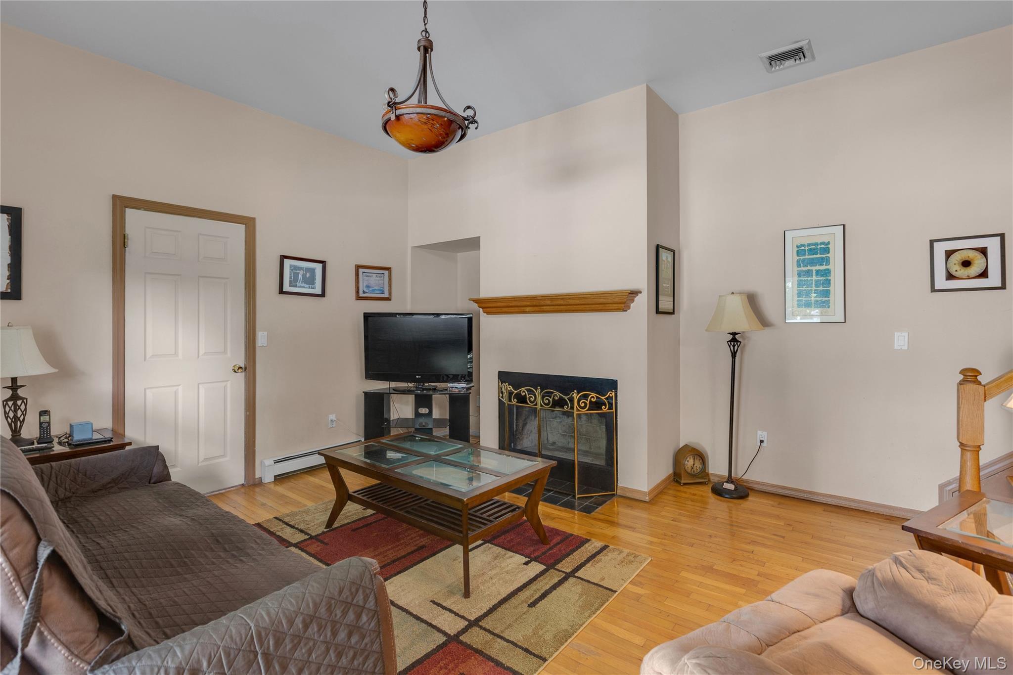 Single Family Dale Lane Suffolk County, NY 11787, MLS-1042725-12