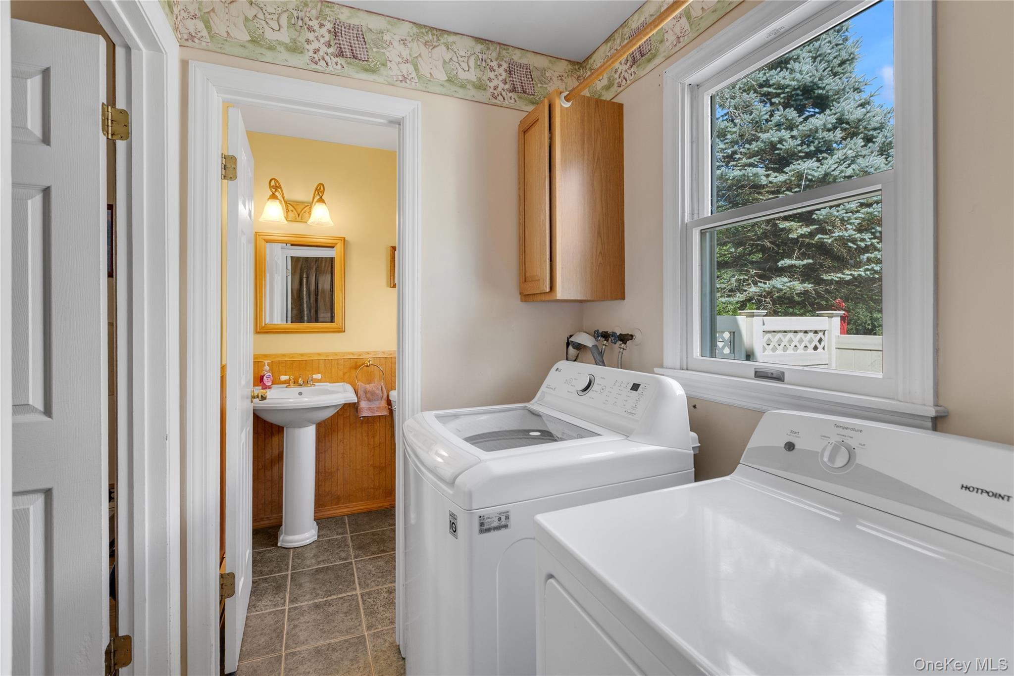 Single Family Dale Lane Suffolk County, NY 11787, MLS-1042725-13