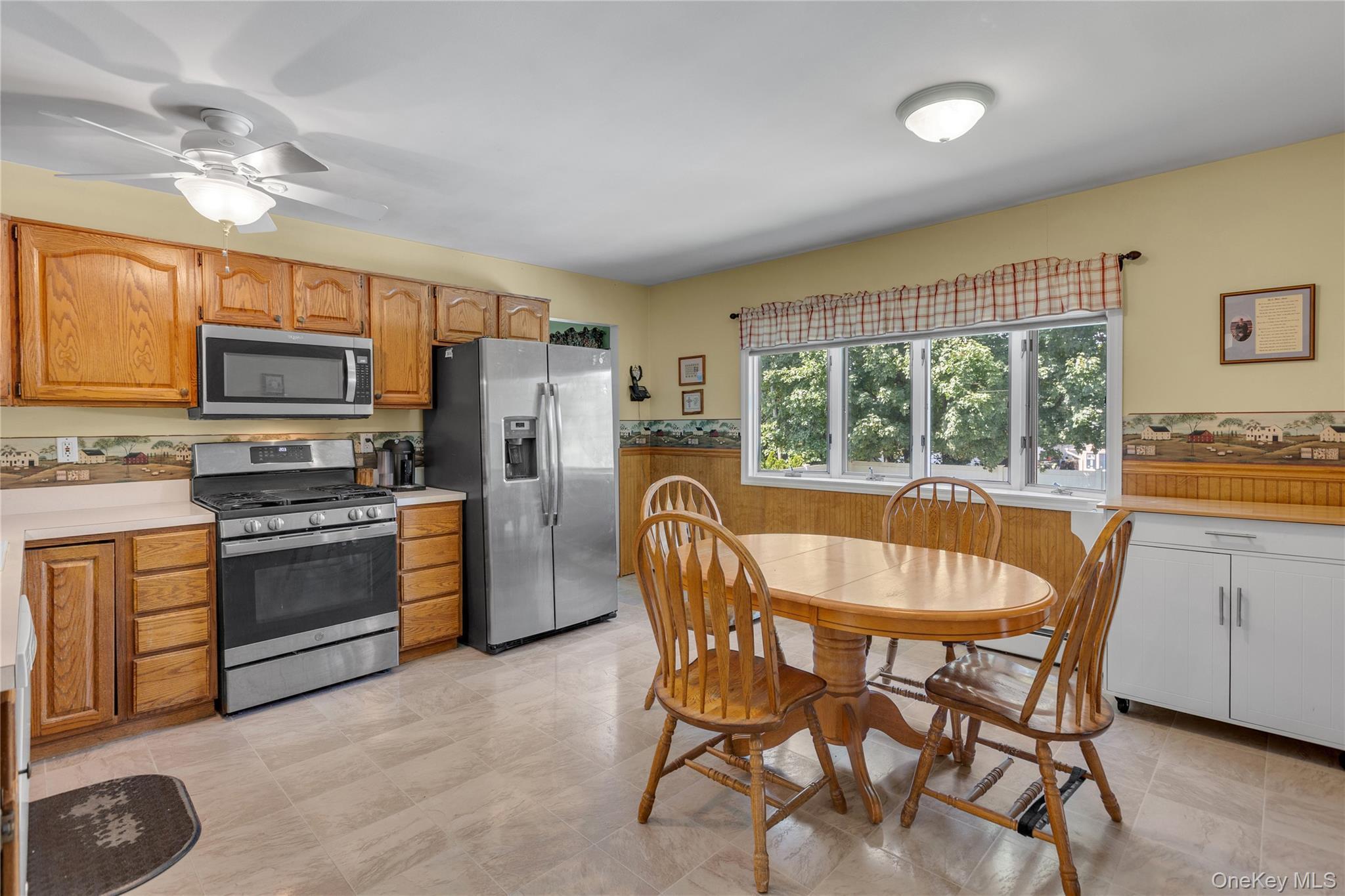 Single Family Dale Lane Suffolk County, NY 11787, MLS-1042725-8