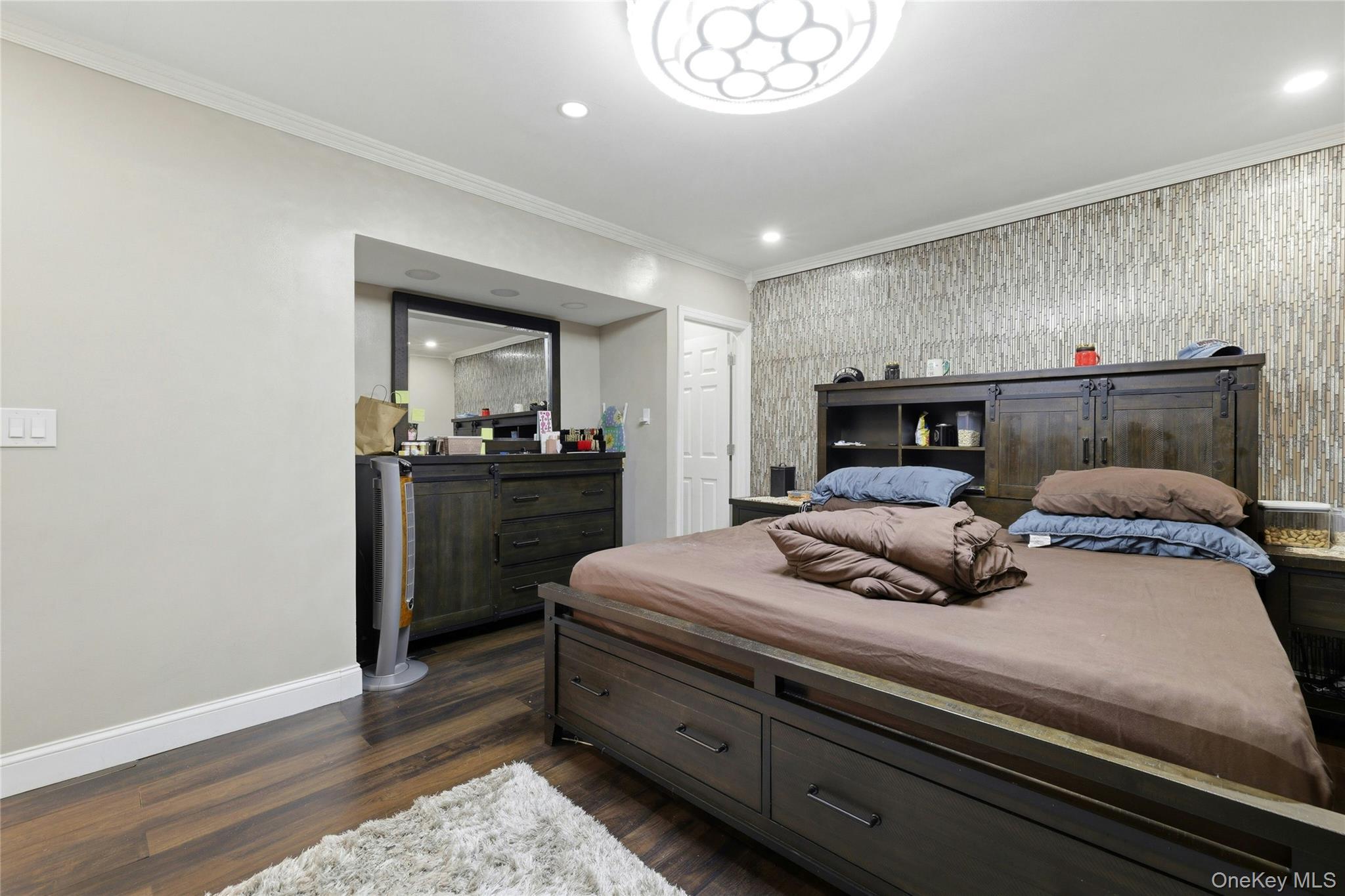 Single Family Sperry Court Nassau County, NY 11040, MLS-1042745-13