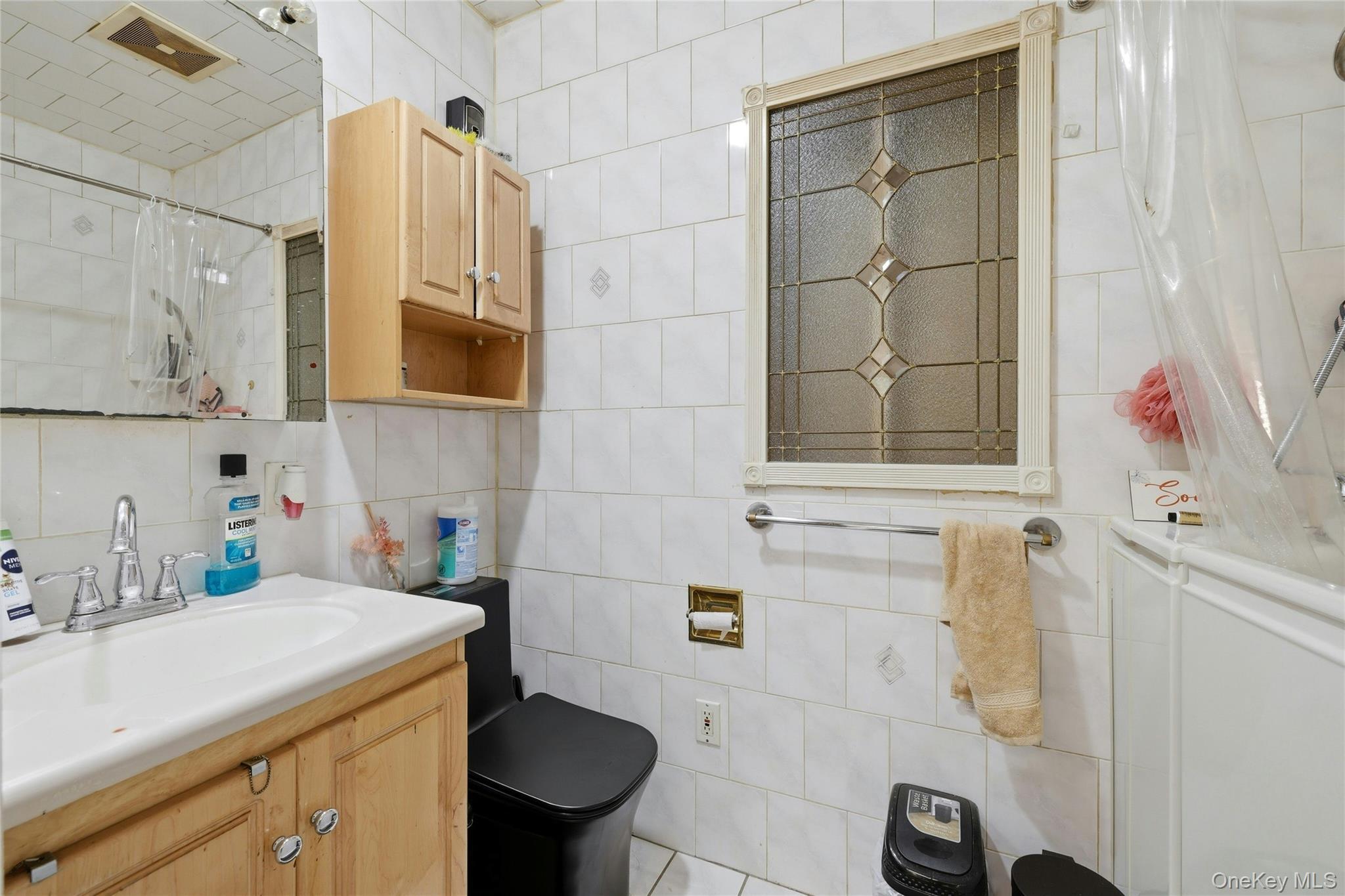 Single Family Sperry Court Nassau County, NY 11040, MLS-1042745-15